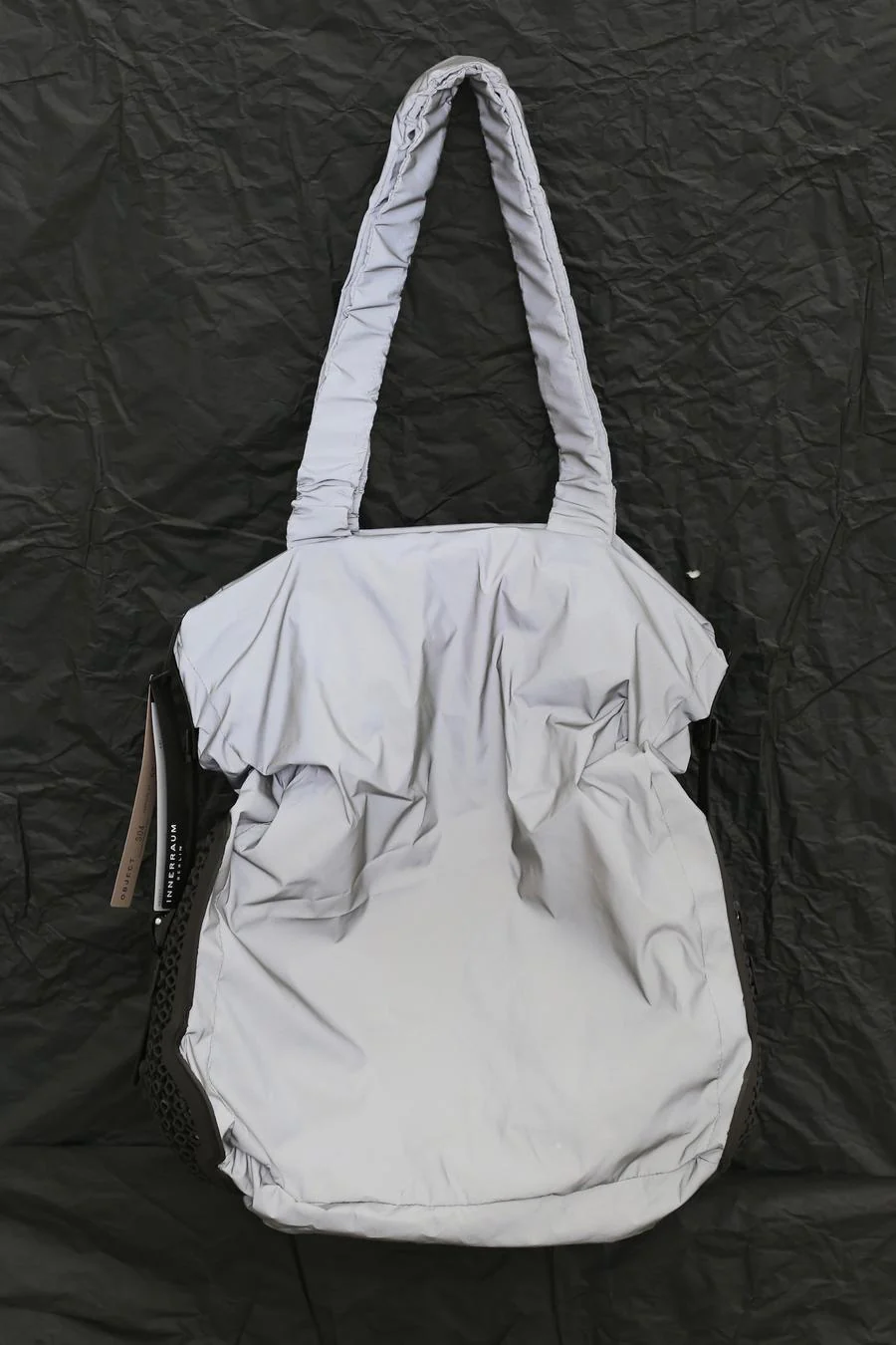 INNERRAUM Upright Shopping Bag S04RFBKGLAS Reflective Black PI50 - Image 4