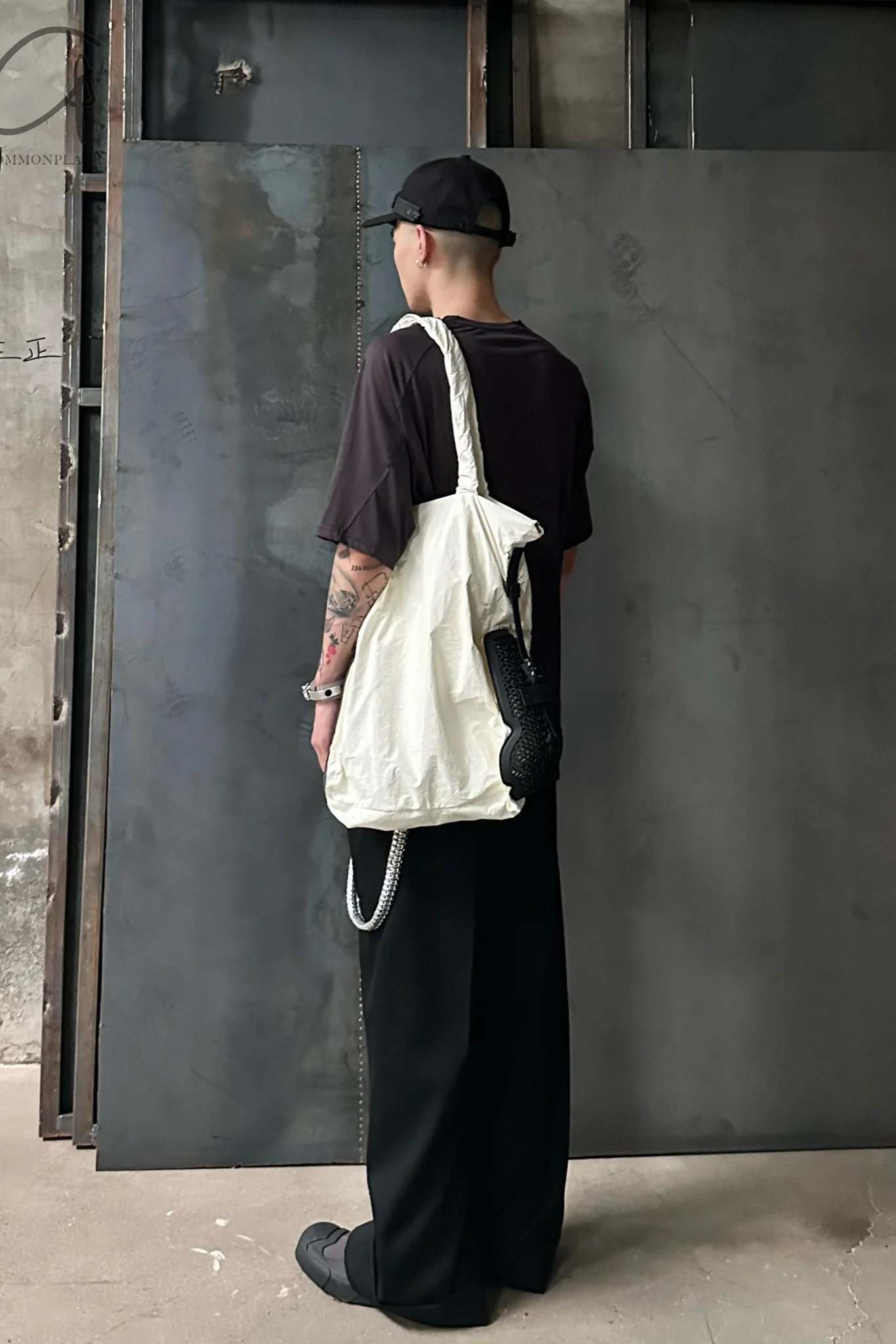 INNERRAUM Upright Shopping Bag S04WBBKPU00 Black & White PI50 - Image 7