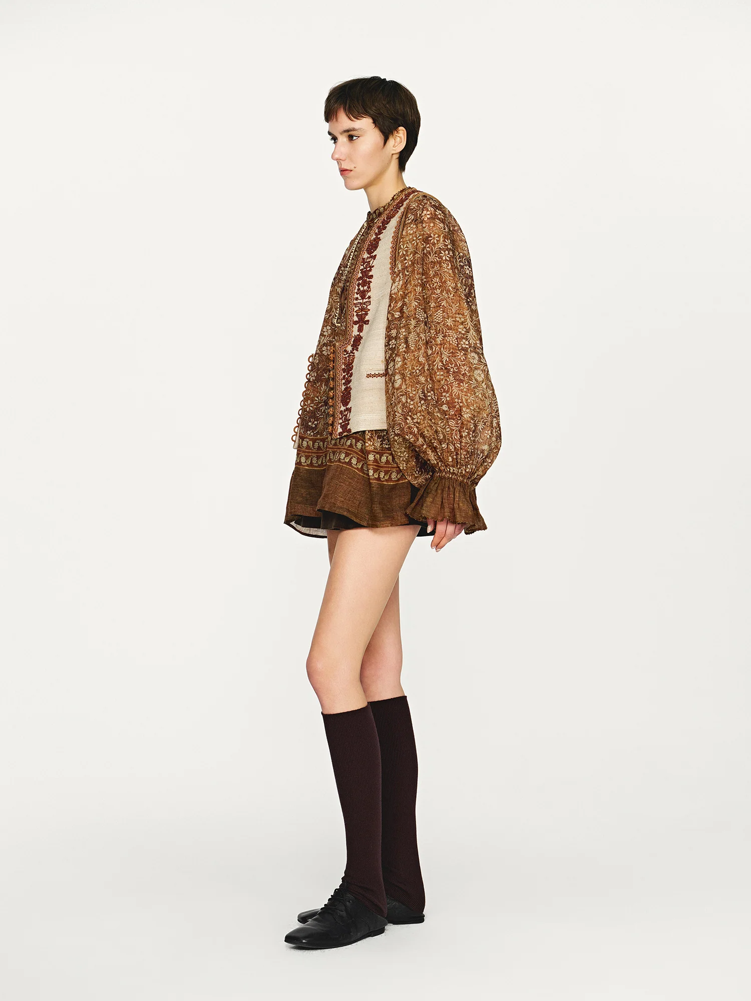 INTO THE EAST 2025 Autumn/Winter Brown Floral Beaded Ramie Top / Beaded U-Neck Vest ITE-E1DGAW117SD23VE-SHA Vest (ITE-E1DGAW127TN21TP) - Image 14