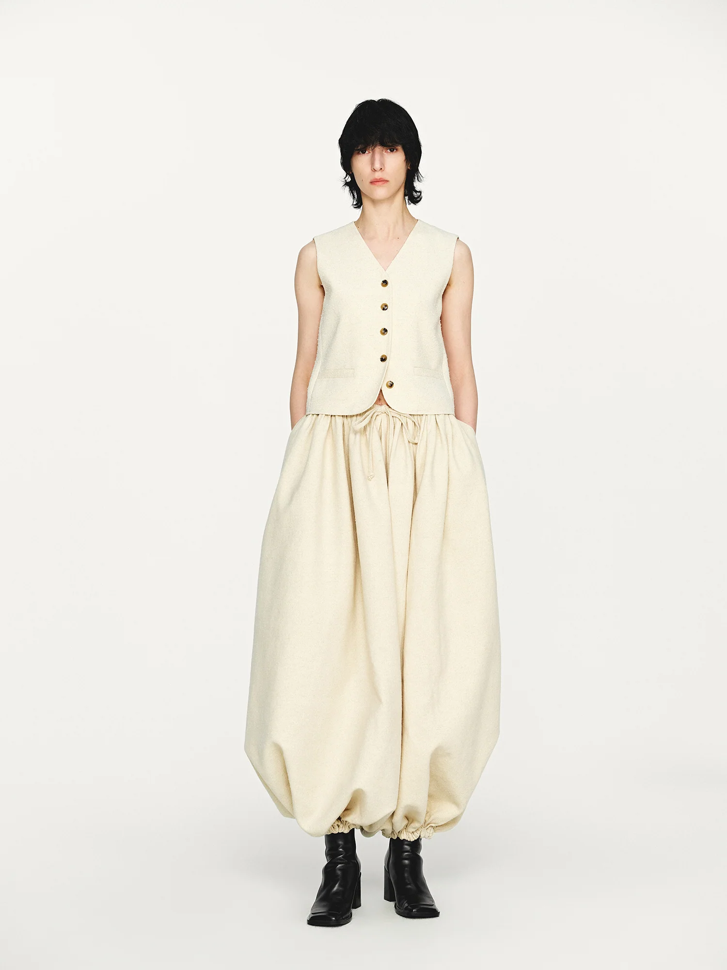 INTO THE EAST 2025 Autumn/Winter Ivory White Textured V-Neck Vest/Lantern Pants ITE-E1DGAW107IY20PT-XYB Pants (ITE-E1DGAW100IY20VE) - Image 13