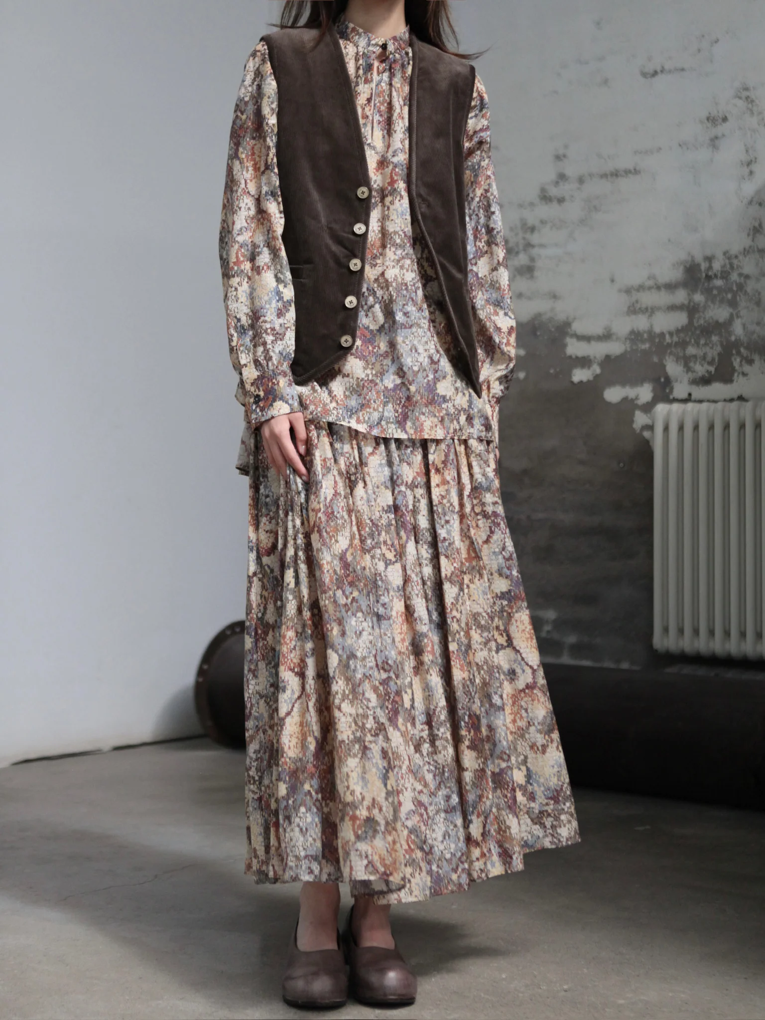 INTO THE EAST 2025 Autumn/Winter Mosaic Print Silk-Cotton Top / Wide Waist Pleated Silk-Cotton Skirt ITE-E1DGAW079NCC21TP-HUA Top - Image 11