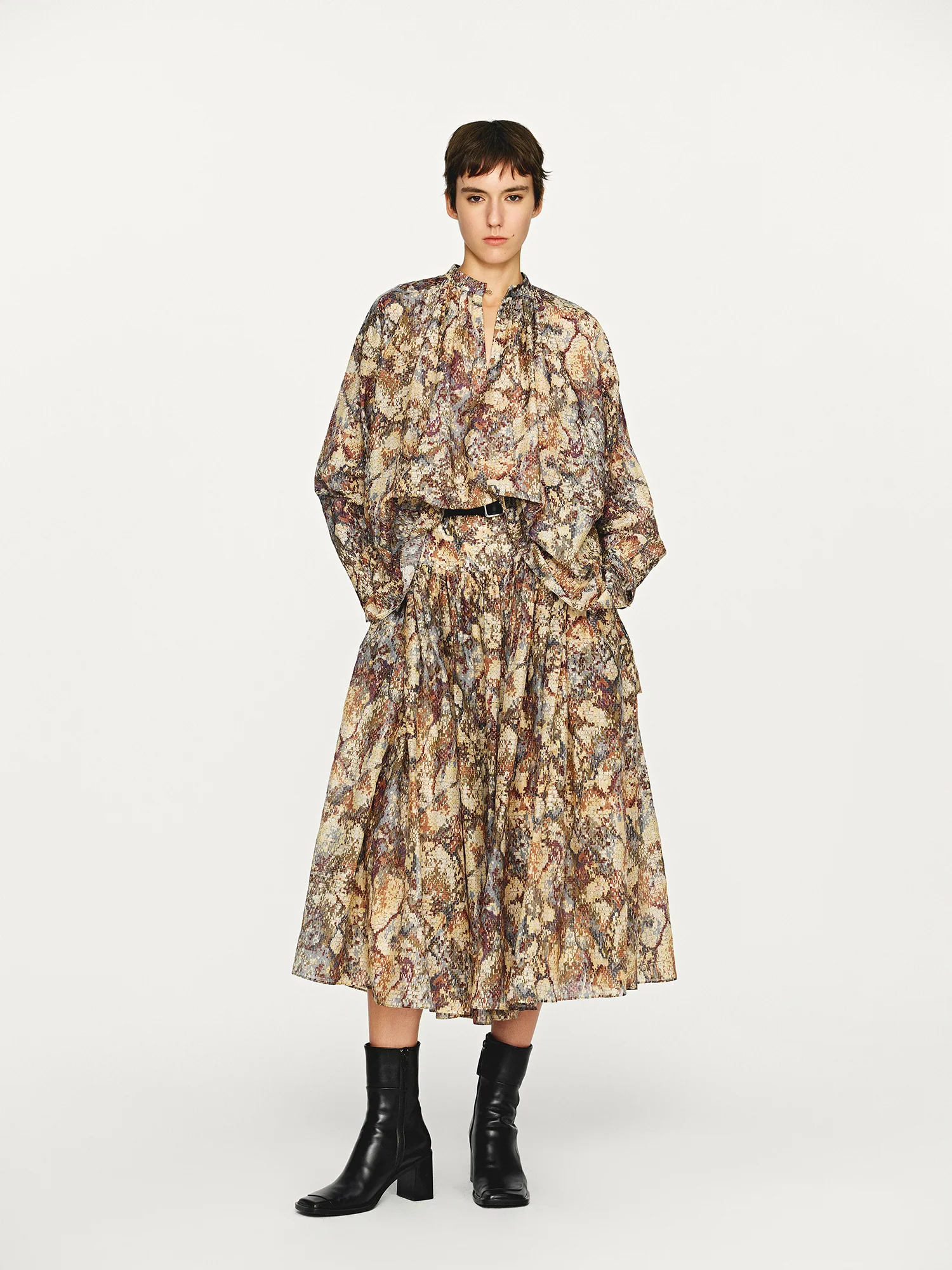 INTO THE EAST 2025 Autumn/Winter Mosaic Print Silk-Cotton Top / Wide Waist Pleated Silk-Cotton Skirt ITE-E1DGAW084NCC21SK-HUA Skirt (ITE-E1DGAW079NCC21TP) - Image 12