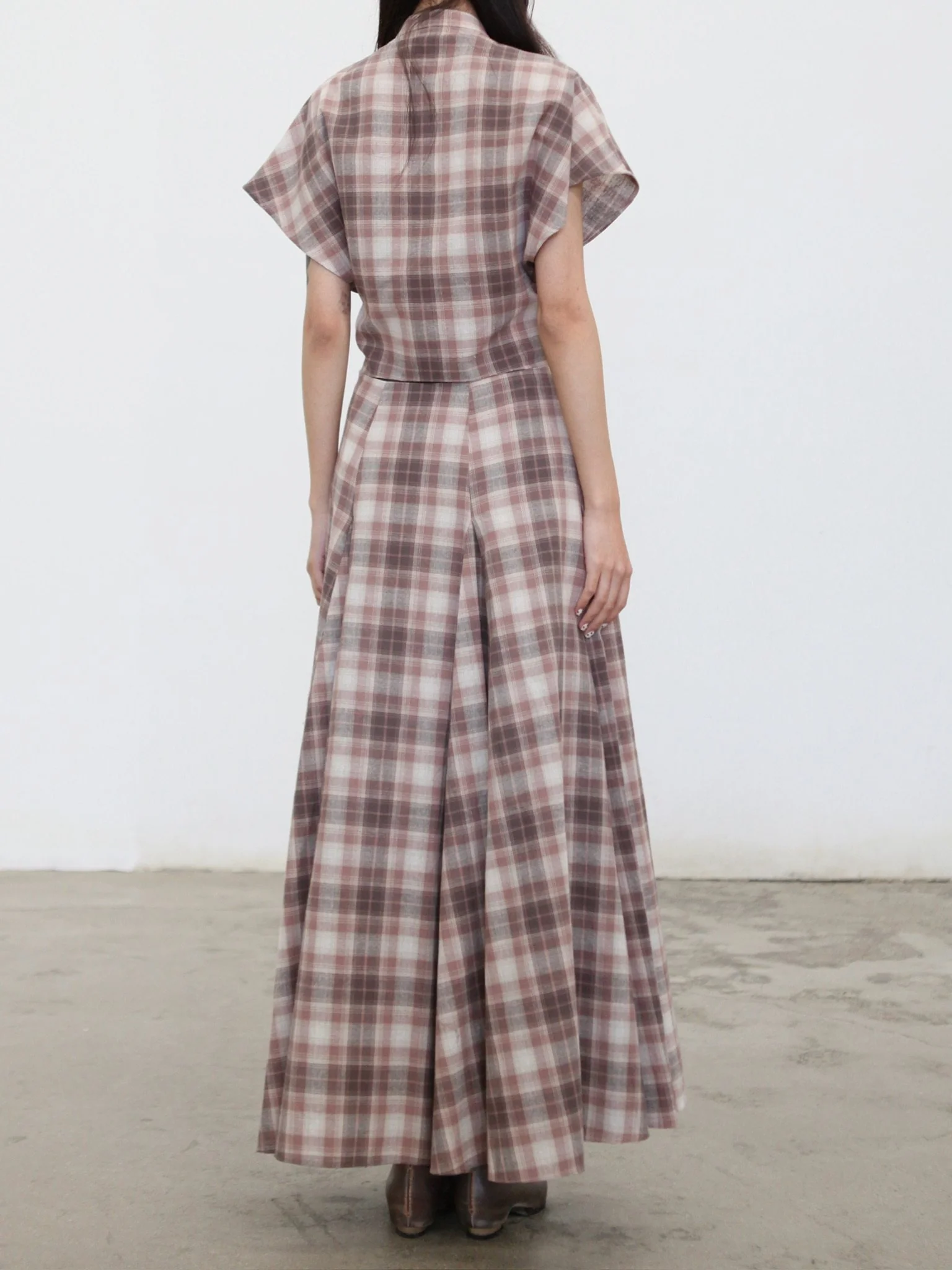 INTO THE EAST 2026 Spring/Summer: Asymmetrical Long Top / Tie-up Short-sleeved Top / Fishtail Full Skirt ITE-E1JBSSSK20009CP-KF Brown Pink Skirt （E1JBSSTP20008BGE） - Image 10