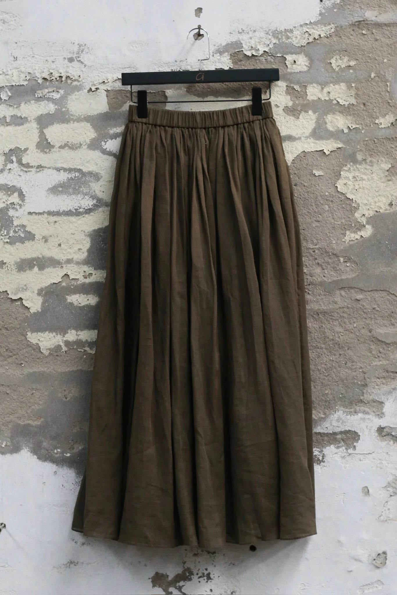INTO THE EAST 2026 Spring/Summer Olive Green Pleated Midi Skirt ITE-E1JBSSSK20014OL-GLL Olive Green - Image 2
