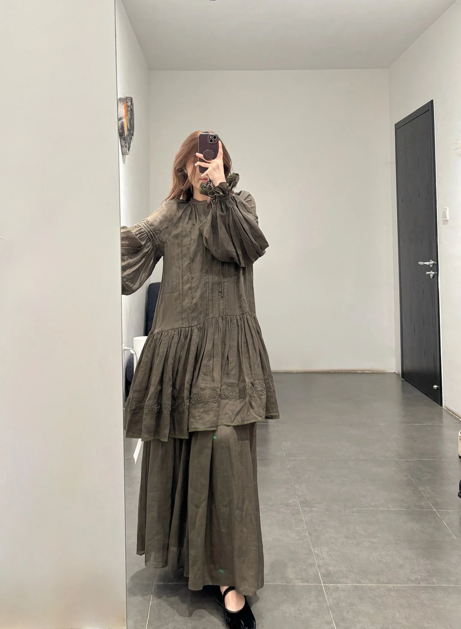 INTO THE EAST 2026 Spring/Summer Olive Green Pleated Midi Skirt ITE-E1JBSSSK20014OL-GLL Olive Green - Image 24