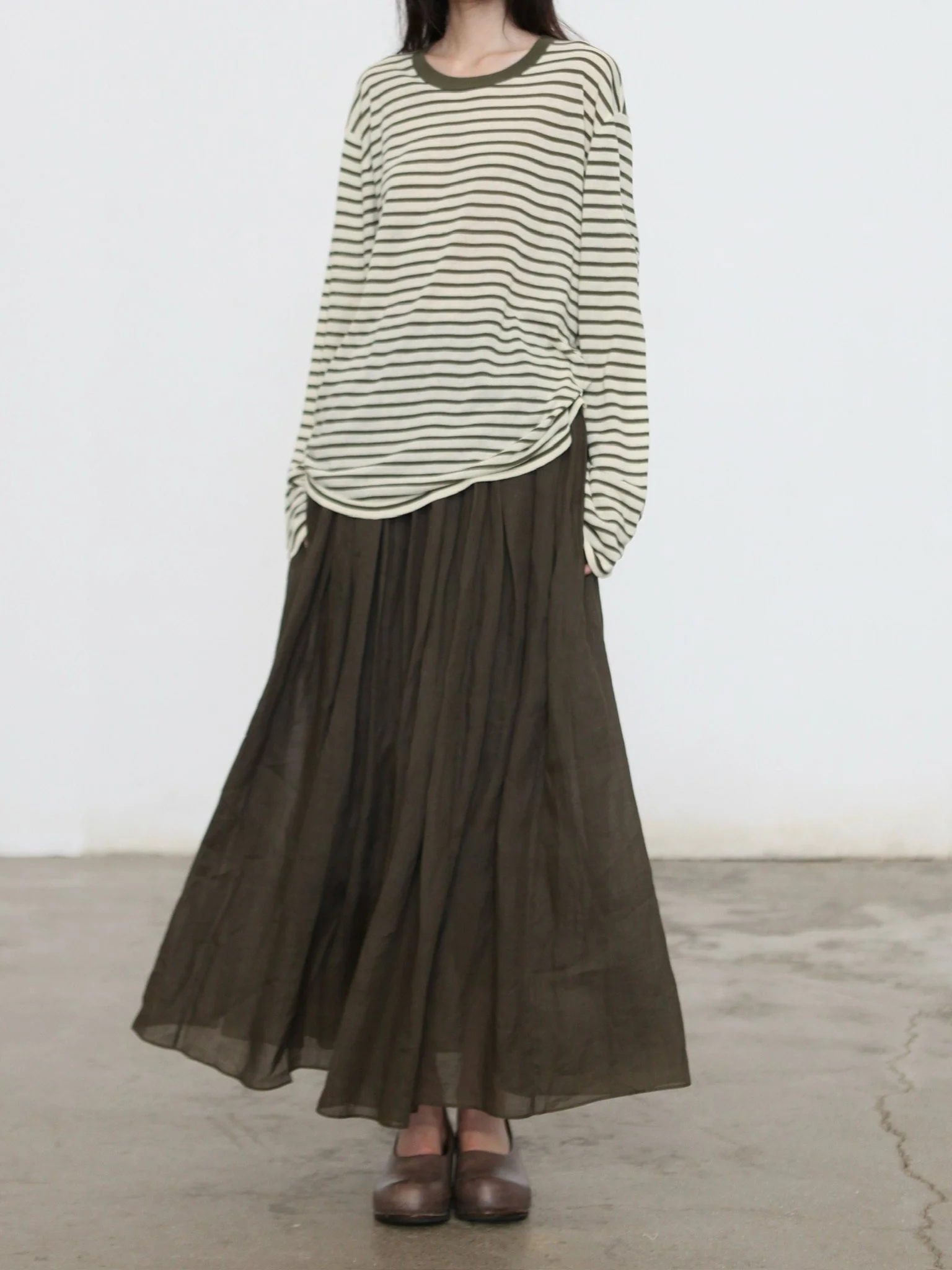 INTO THE EAST 2026 Spring/Summer Olive Green Pleated Midi Skirt ITE-E1JBSSSK20014OL-GLL Olive Green - Image 6