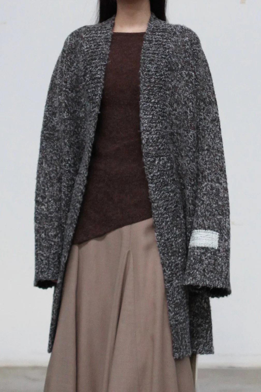 INTO THE EAST 24 Autumn and Winter Mixed Loose V-Neck Cardigan ITE-E1YGAW013GY20JK-HUI Gray