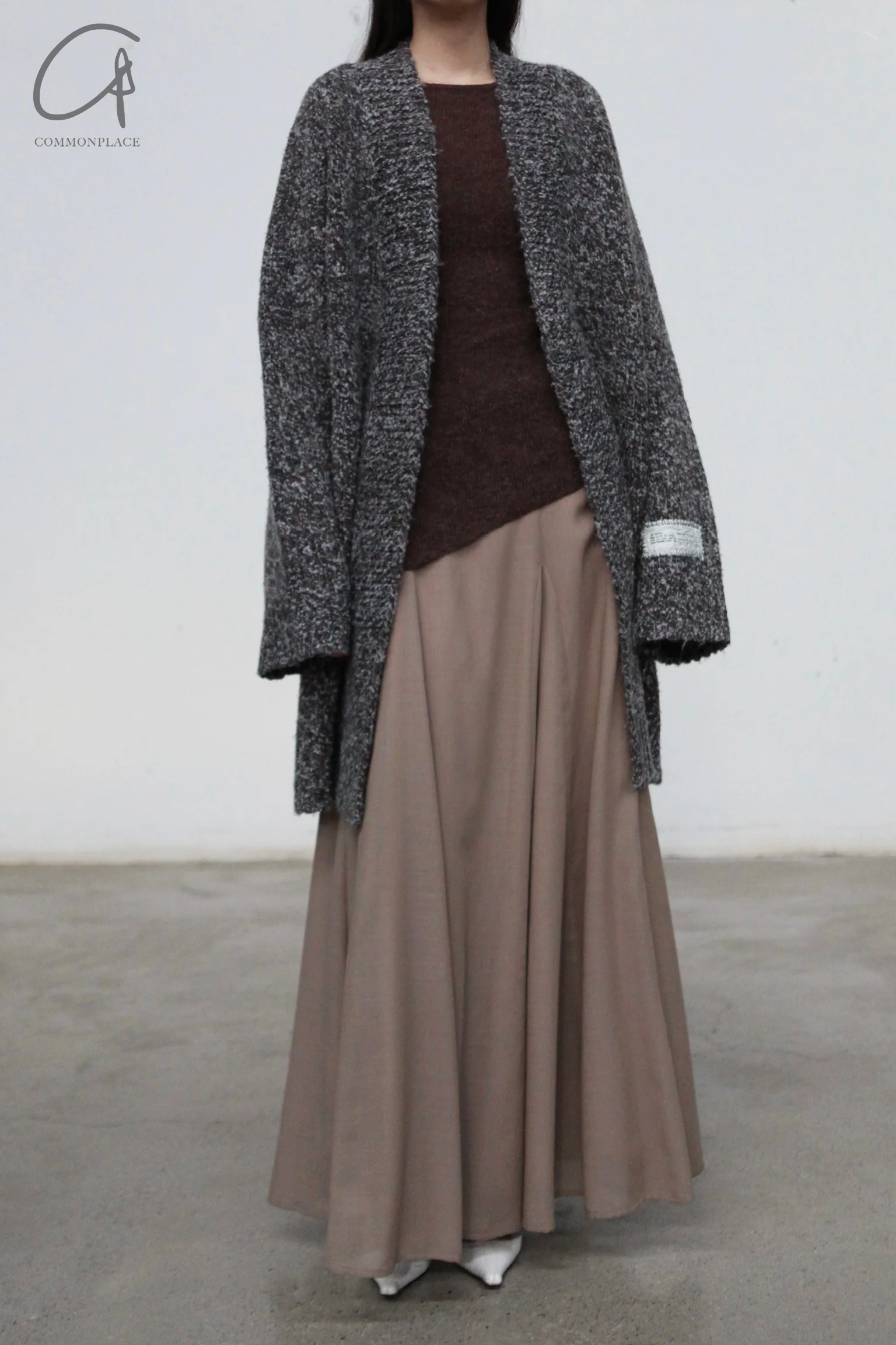 INTO THE EAST 24 Autumn and Winter Mixed Loose V-Neck Cardigan ITE-E1YGAW013GY20JK-HUI Gray - Image 3