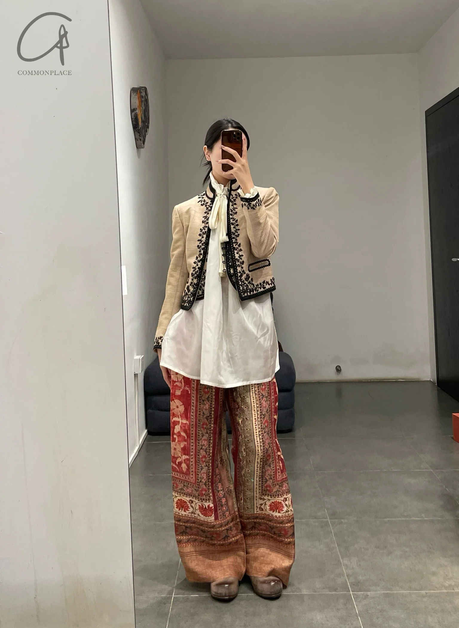 INTO THE EAST 24 Autumn and Winter Tussah Silk Hand-beaded Short Suit ITE-E1YGAW009KT22SU-KA Brown - Image 18