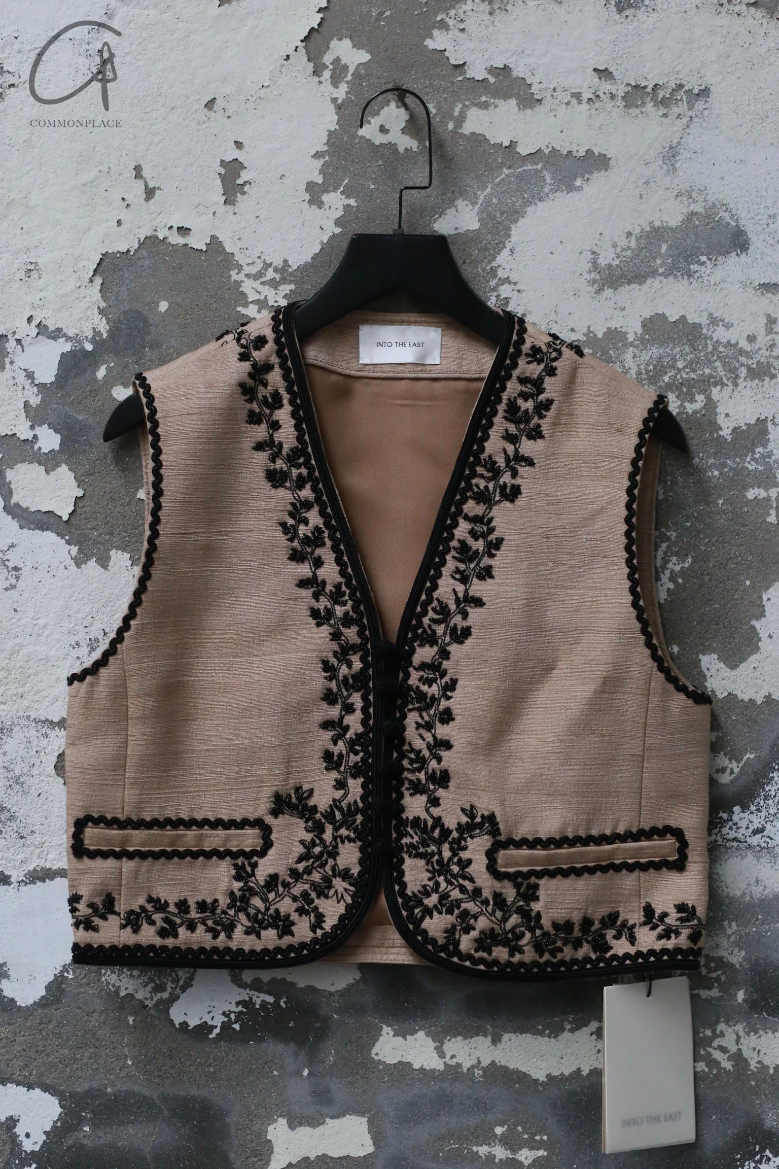 INTO THE EAST 24 Autumn and Winter Tussah Silk Hand-beaded Vest ITE-E1YGAW007BR22VE-KA Coffee - Image 4