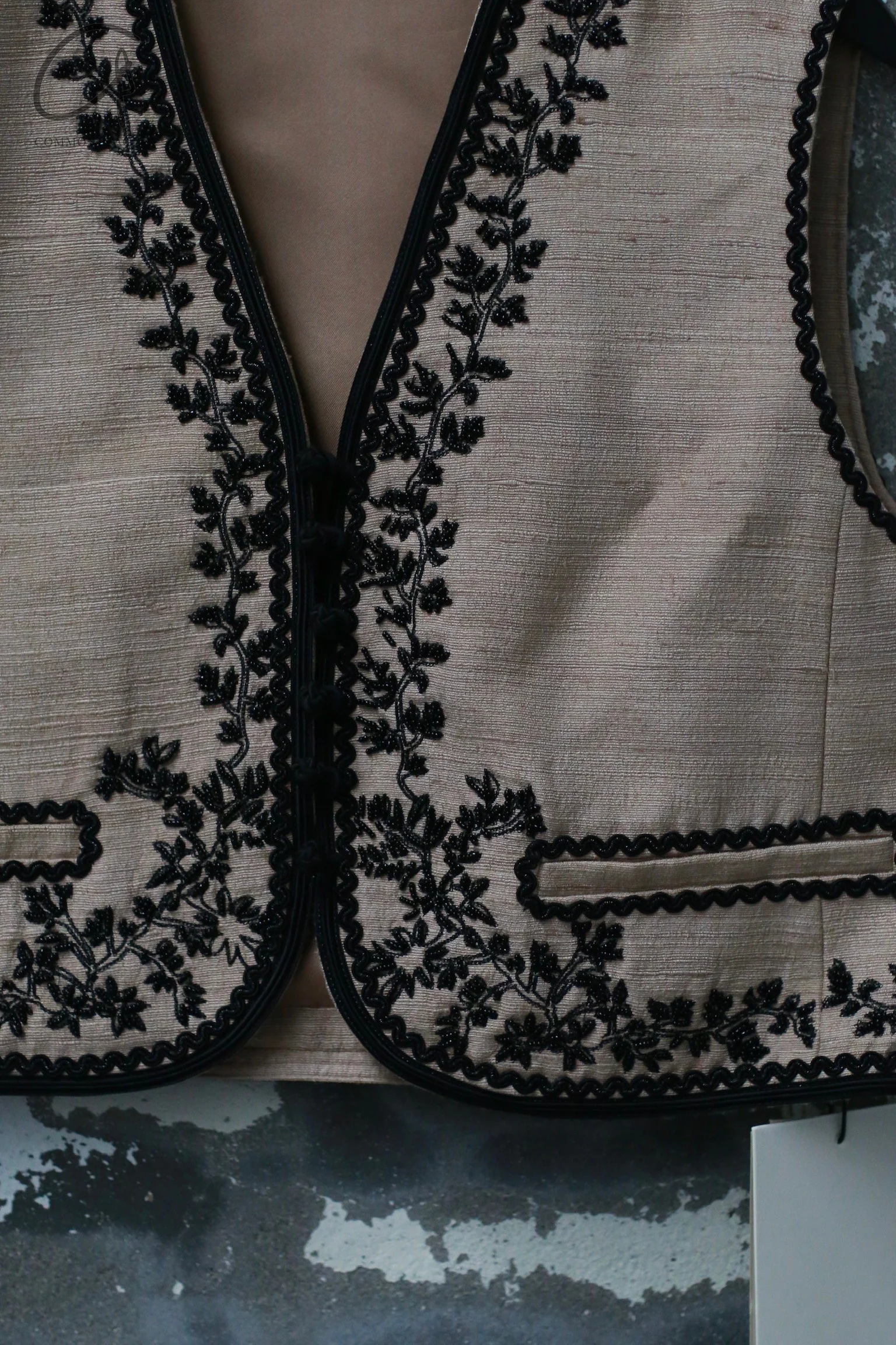 INTO THE EAST 24 Autumn and Winter Tussah Silk Hand-beaded Vest ITE-E1YGAW007BR22VE-KA Coffee - Image 5