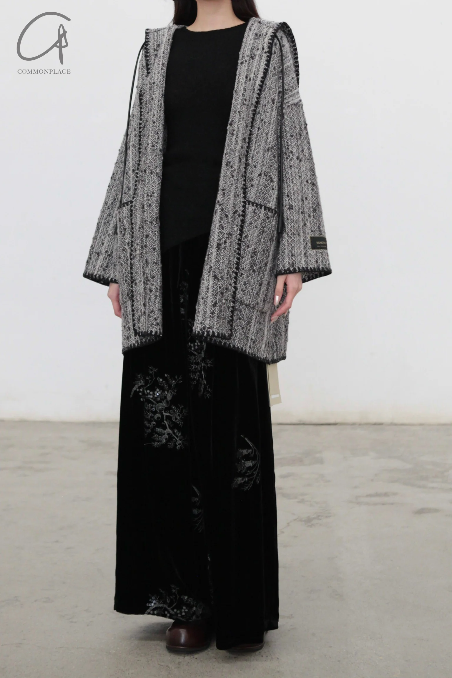 INTO THE EAST 24 Autumn and Winter Wool Blend Asymmetric Knit Top ITE-E1YGAW011BL20TP-HEI Black - Image 8