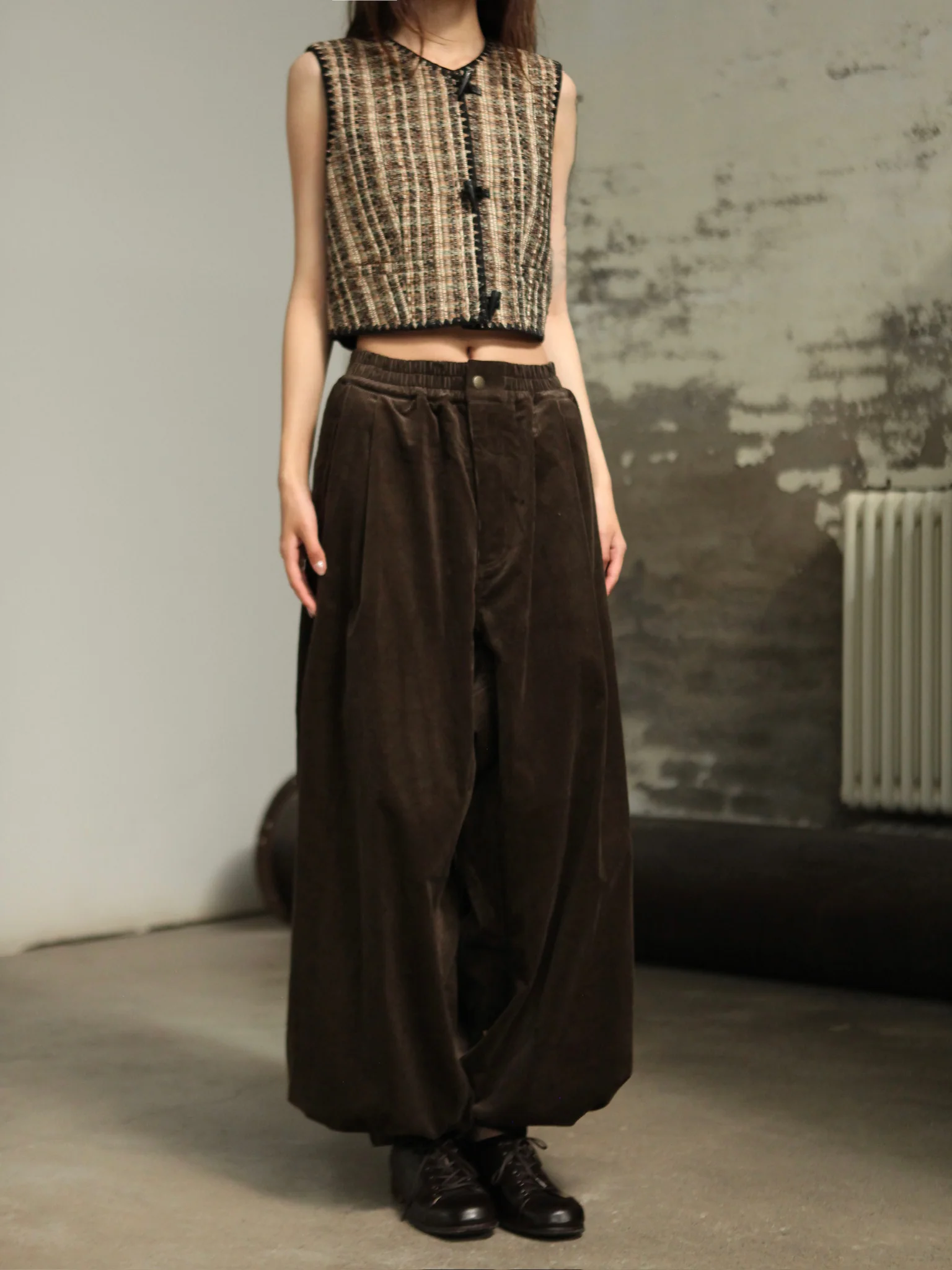 INTO THE EAST 25 Autumn/Winter Dark Moss Green V-Neck Corduroy Vest/Tapered Casual Pants ITE-E1DGAW040GR20PT-LV (E1DGAW032GR20VE) - Image 14