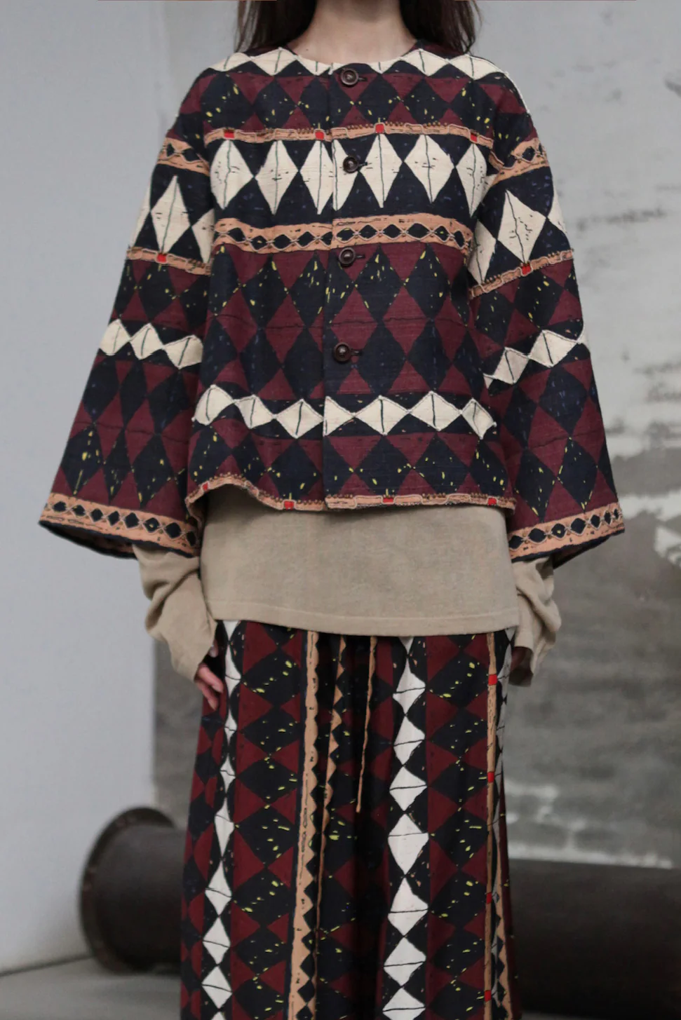 INTO THE EAST 25 Autumn/Winter Geometric Beaded Outer Jacket ITE-E1DGSS004BR23JK-HZ Reddish Brown