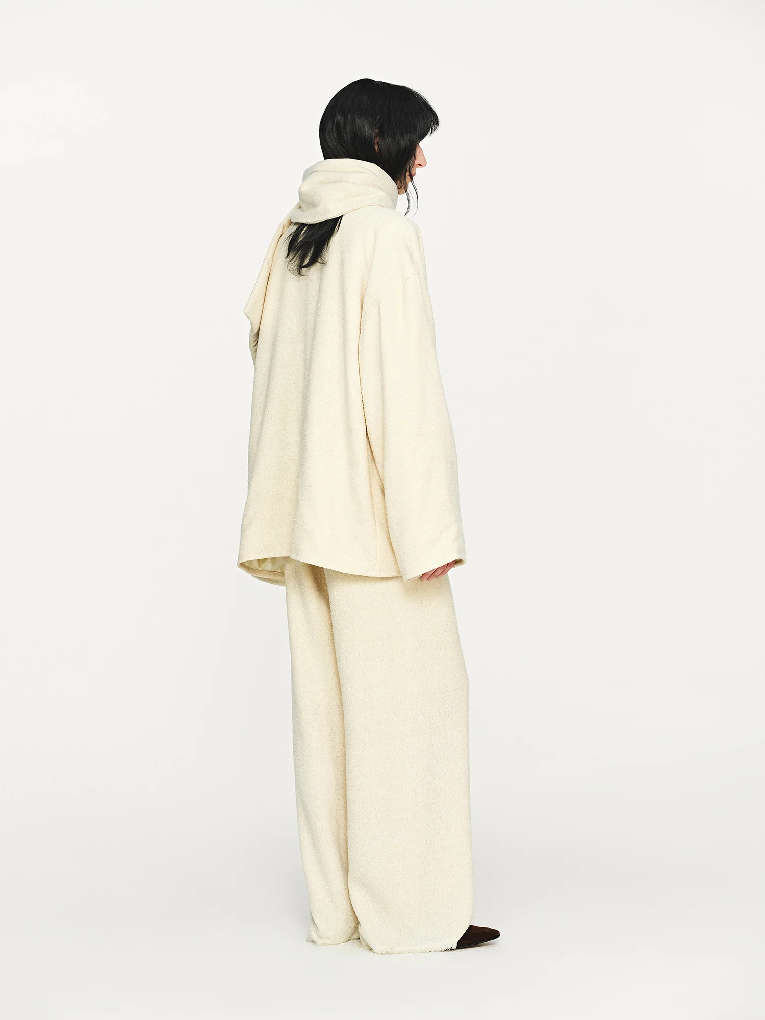 INTO THE EAST 25 Autumn/Winter Ivory White Textured Scarf/Cotton Jacket with Frayed Edges Straight Leg Pants ITE-E1DGAW105IY20PT-XYB Pants (ITE-E1DGAW102IY20JK) - Image 10