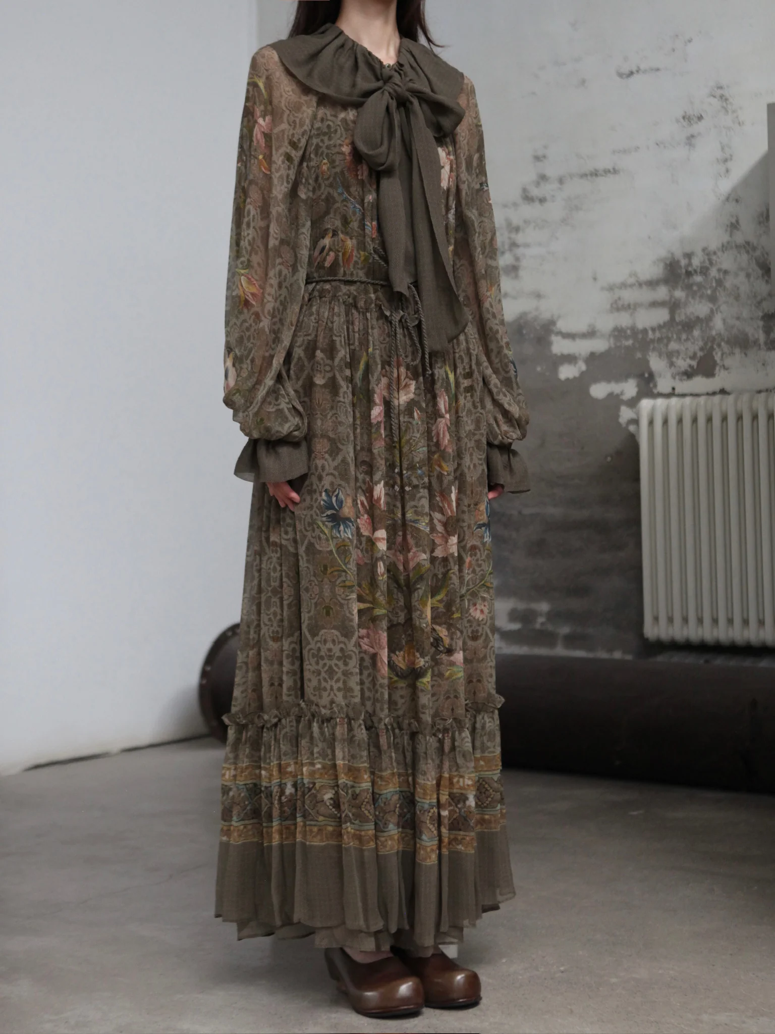 INTO THE EAST 25 Autumn/Winter Lotus Collar Silk Print Ribbon Dress ITE-E1DGAW016GR21DS-LV Green - Image 3