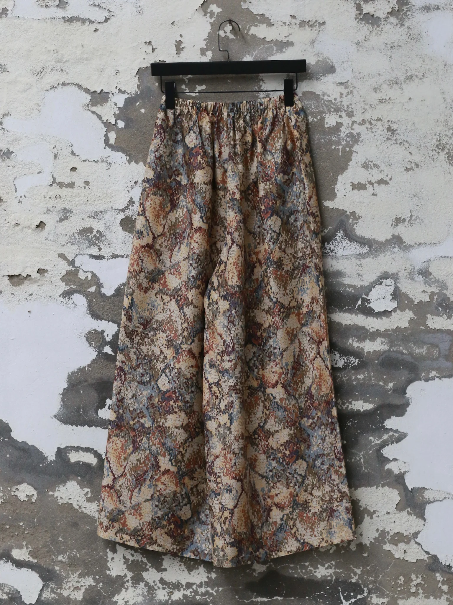 INTO THE EAST 25 Autumn/Winter Mosaic Molded Collar Silk/Cotton Shirt & Drawstring Straight Leg Pants ITE-E1DGAW082NCC21PT-HUA Pants (ITE-E1DGAW080NCC21SH) - Image 5