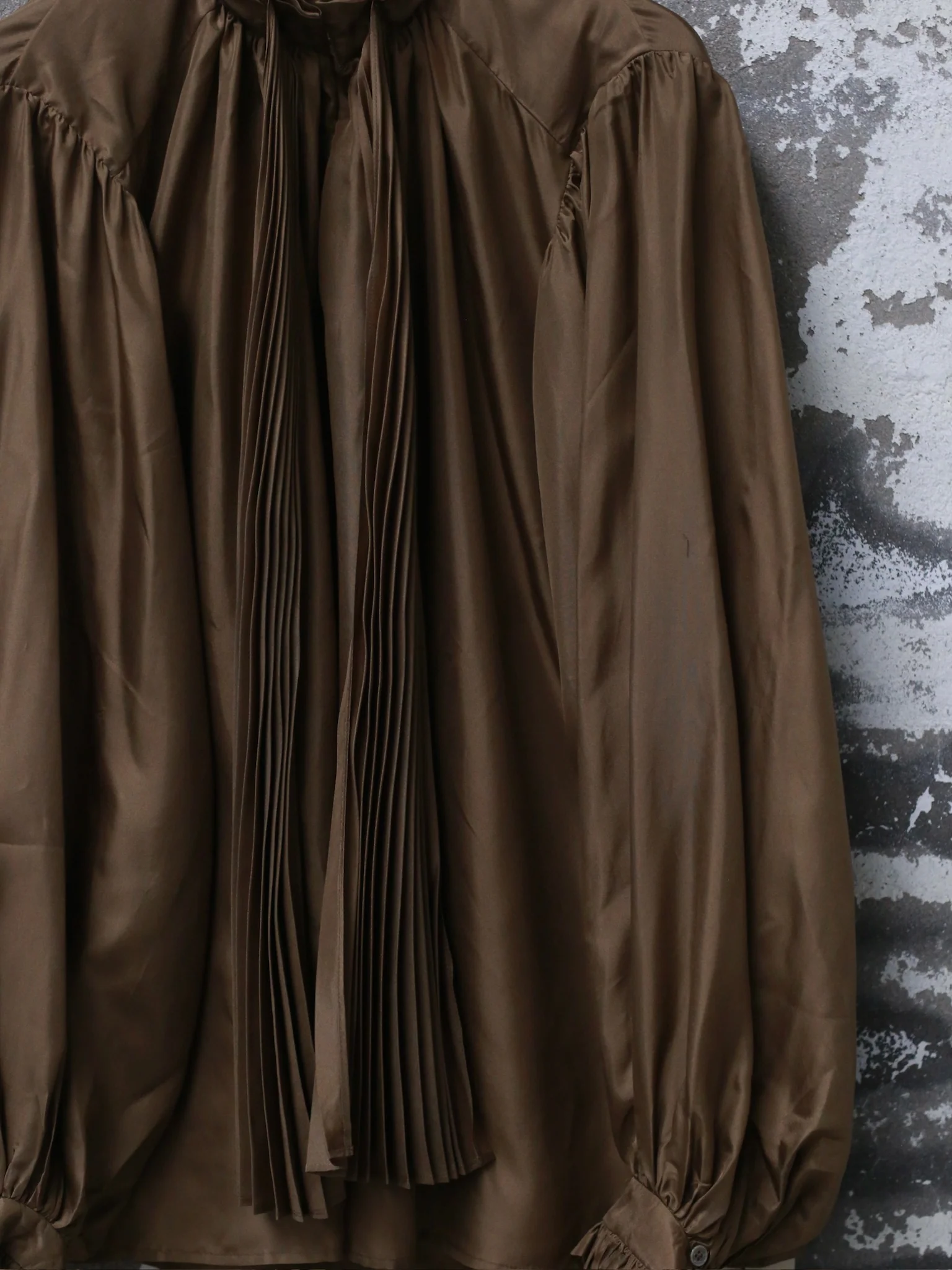 INTO THE EAST 25 Autumn/Winter Moss Green Lace-Up Silk Top/Spliced Layered Silk Skirt ITE-E1DGAW002GR20TP-LV Top - Image 9