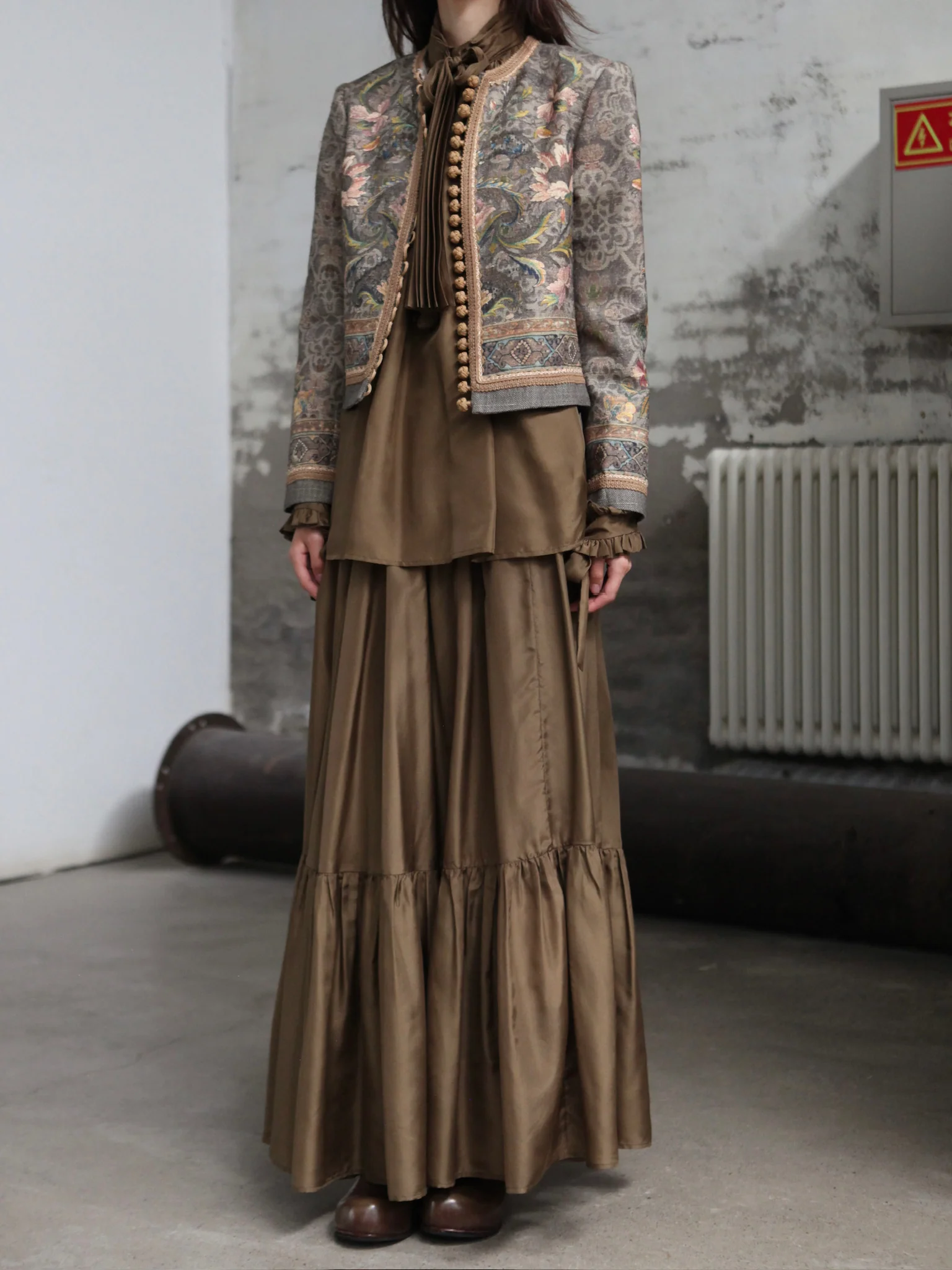 INTO THE EAST 25 Autumn/Winter Moss Green Lace-Up Silk Top/Spliced Layered Silk Skirt ITE-E1DGAW003GR20SK-LV Skirt (E1DGAW002GR20TP) - Image 11