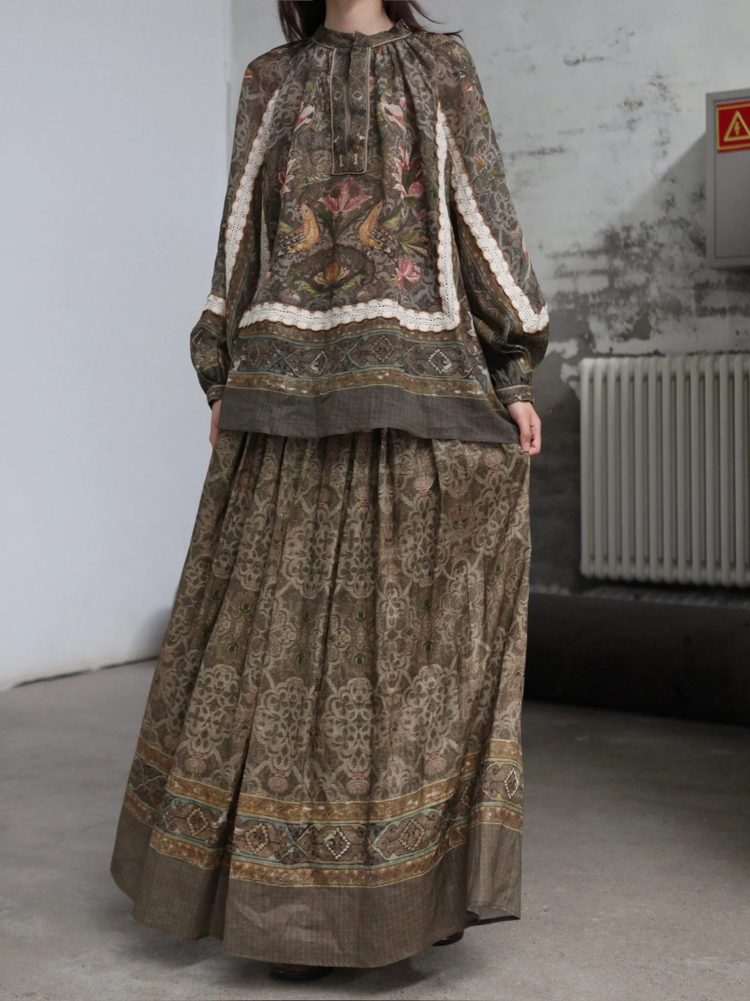 INTO THE EAST 25 Autumn/Winter Printed Lace Shirt ITE-E1DGAW013GR21TP-LV Green - Image 5