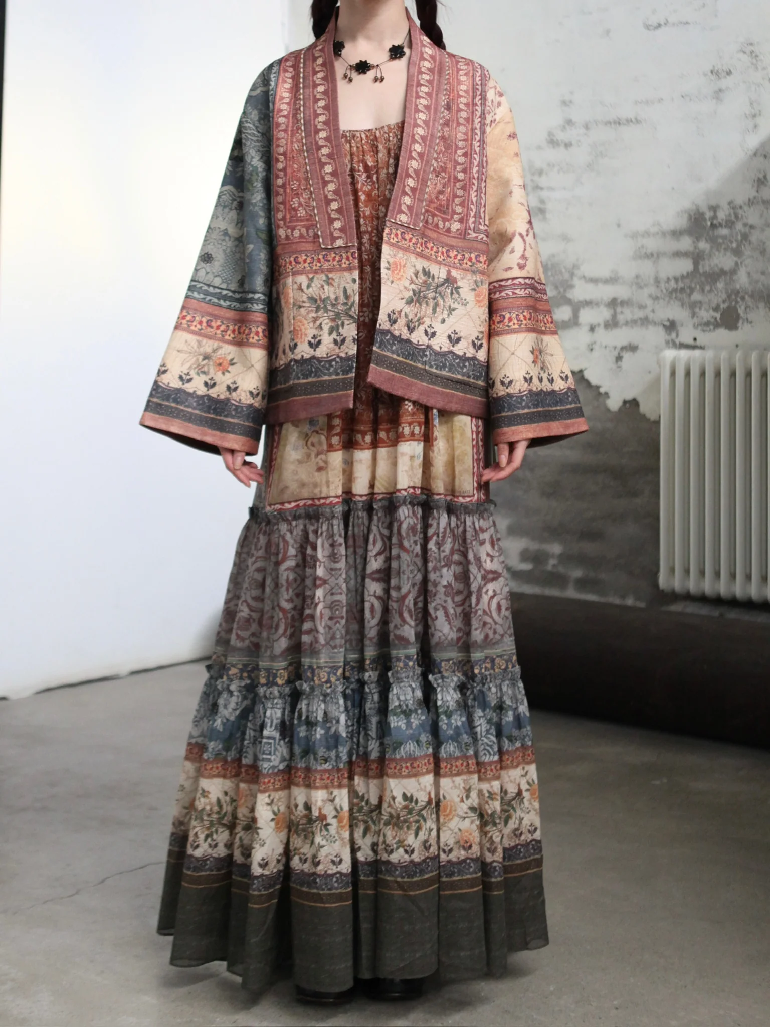 INTO THE EAST 25 Spring and Summer Positioning Printed Suspender Tower Skirt ITE-E1DGSS006NCC21DS-HUA Printing - Image 16