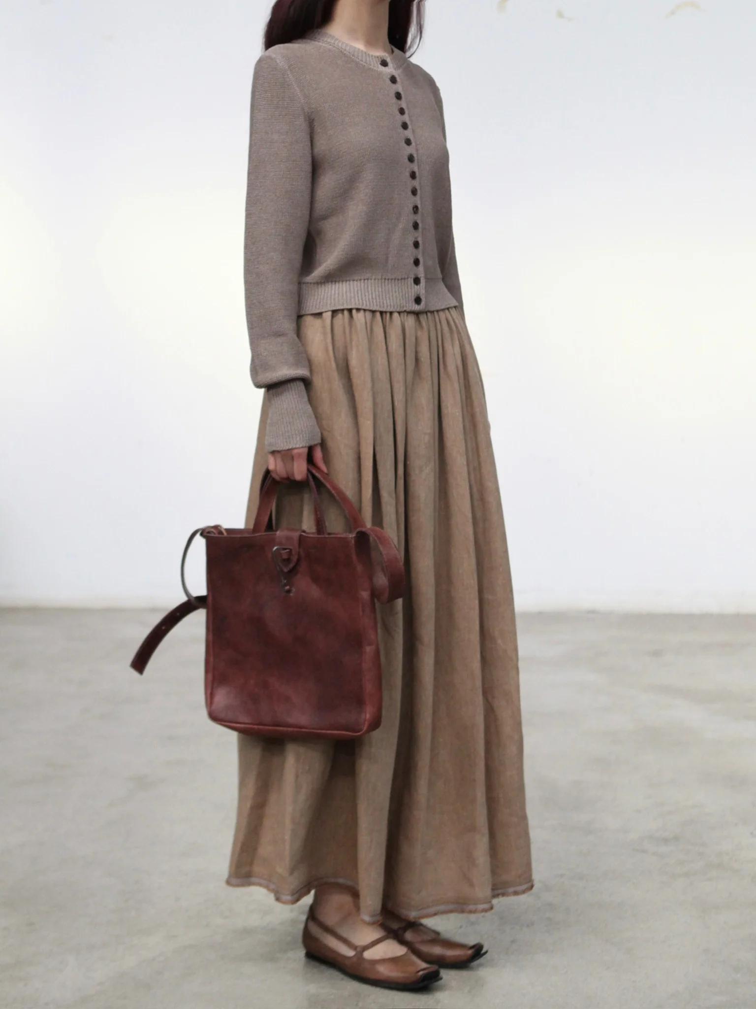 INTO THE EAST 25 Spring/Summer Horn Button Knitted Cardigan ITE-E1DGSS007GY20KT-KQH Khaki Gray - Image 4