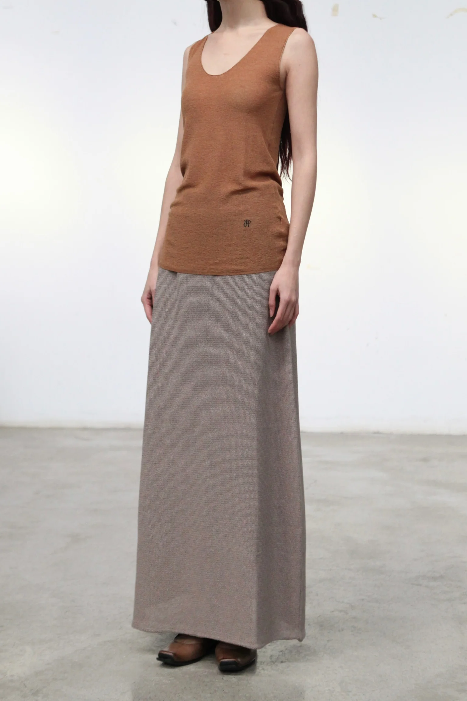 INTO THE EAST 25 Spring/Summer Knitted Straight Skirt ITE-E1DGSS015GY20SK-KQH Khaki Gray - Image 2