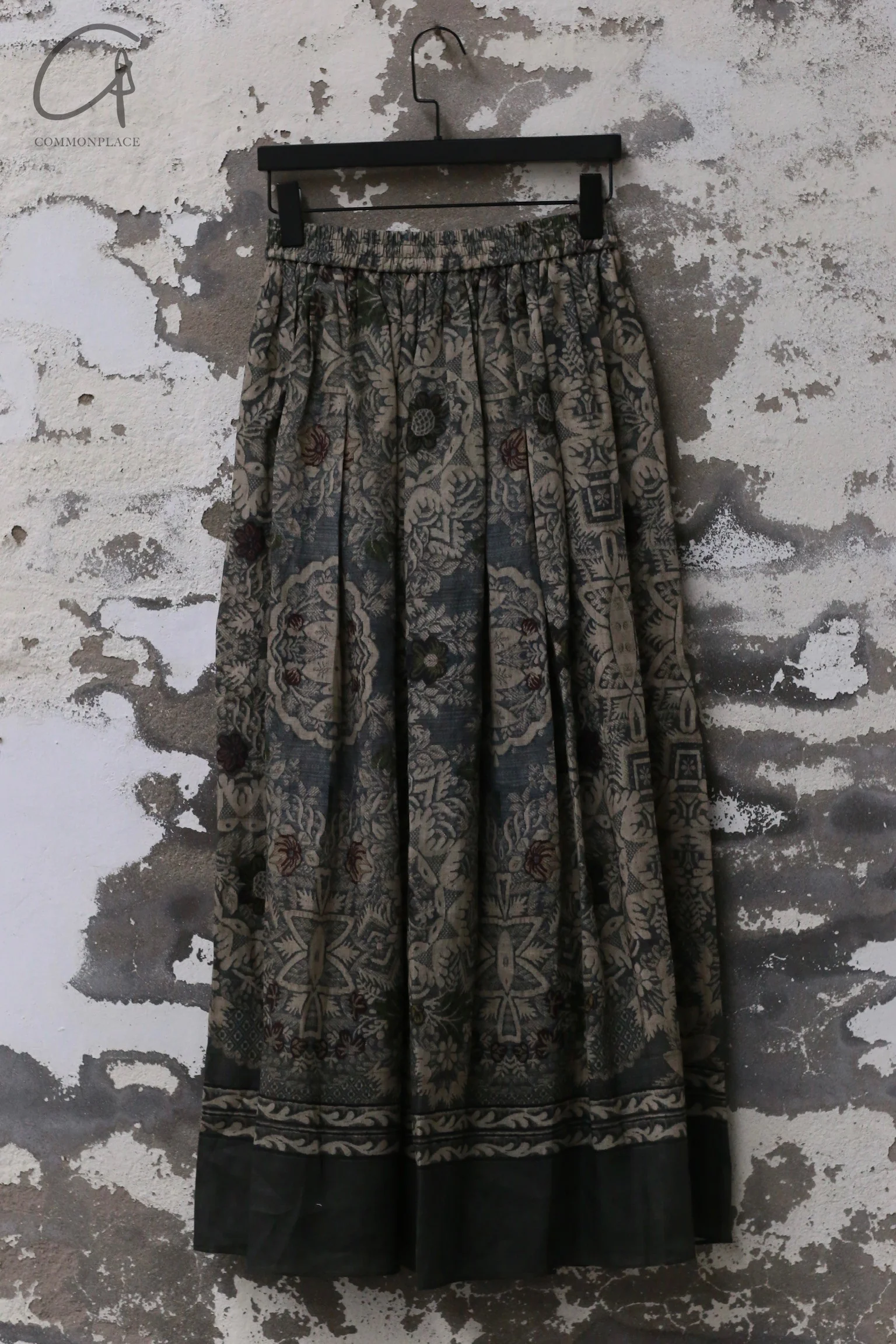 INTO THE EAST 25 Spring/Summer Linen Retro Print Skirt ITE-E1DGSS013GR21SK-ML Dark Green - Image 4
