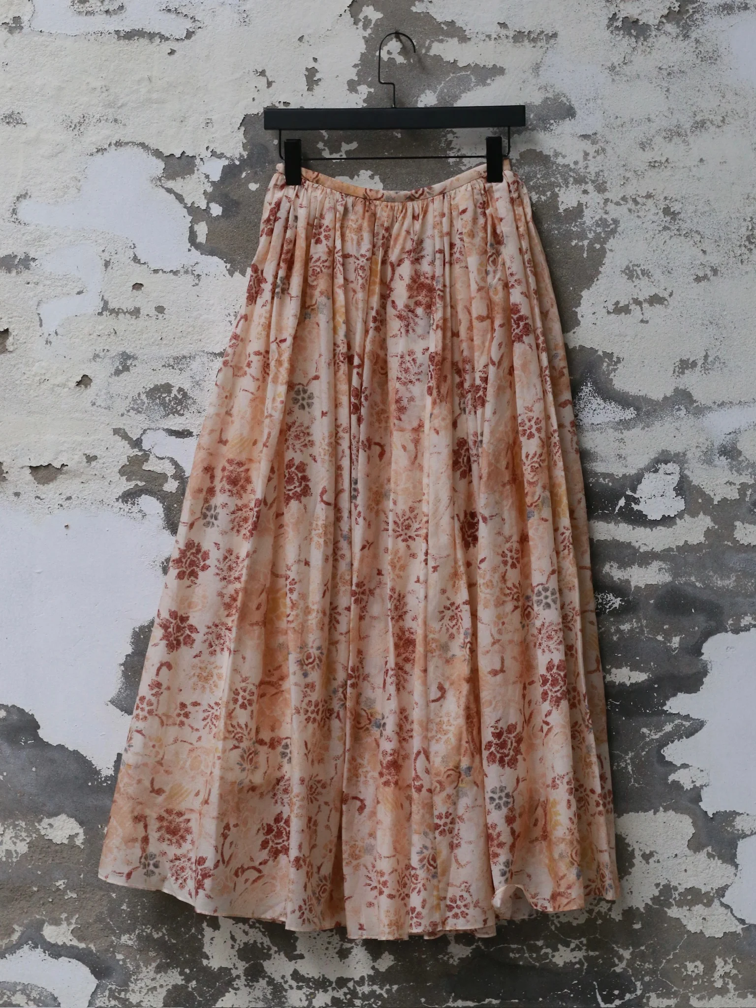 INTO THE EAST 25 Spring/Summer Mottled Pattern One-shoulder Top/Pleated Skirt ITE-E1DGSS011NCC21SK-HUA Skirt ITE-E1DGSS019NCC21TP - Image 4