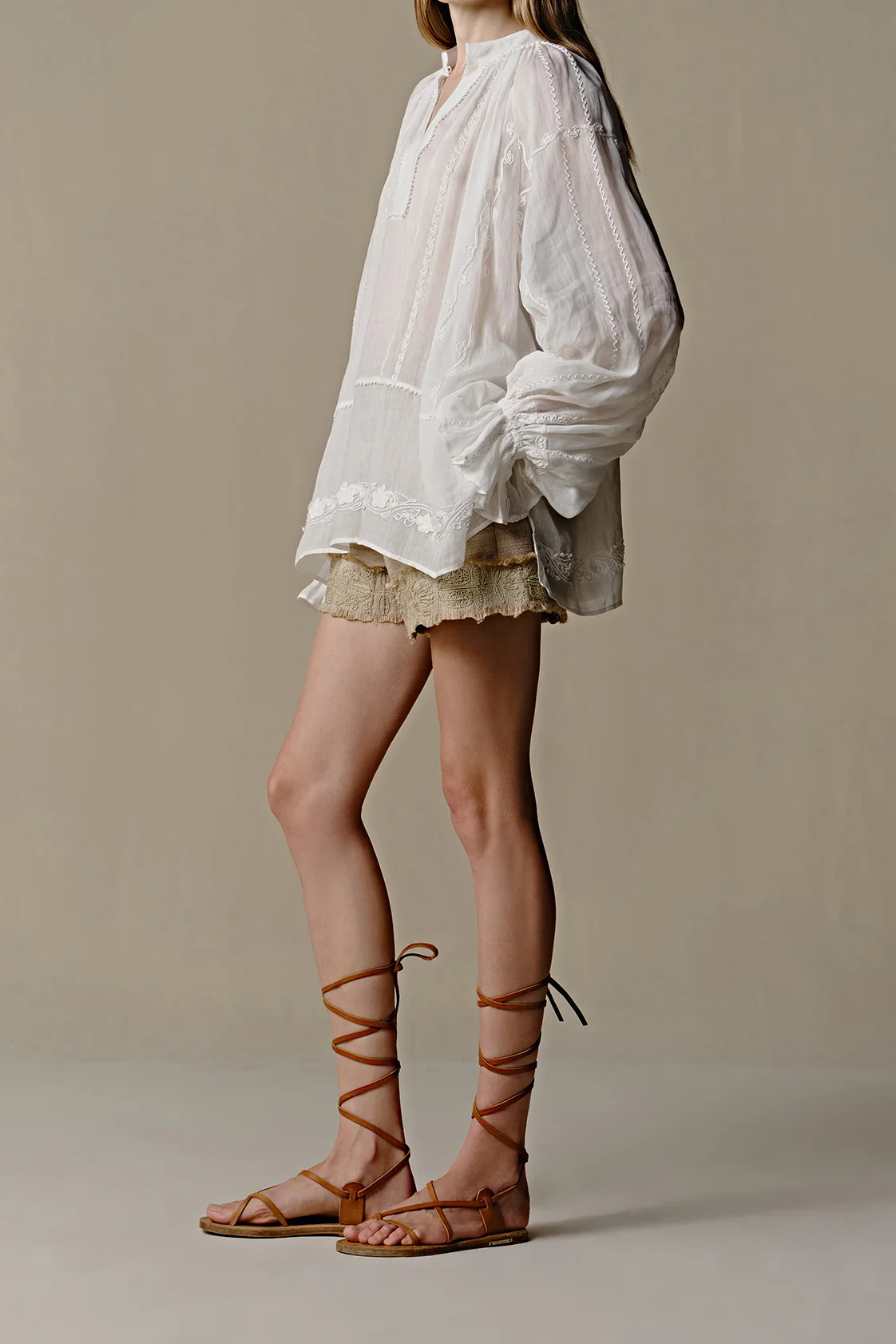 INTO THE EAST 25 Spring/Summer Ramie Ribbon Puff Sleeve Top ITE-E1DGSS004WT22TP-BAI White - Image 2