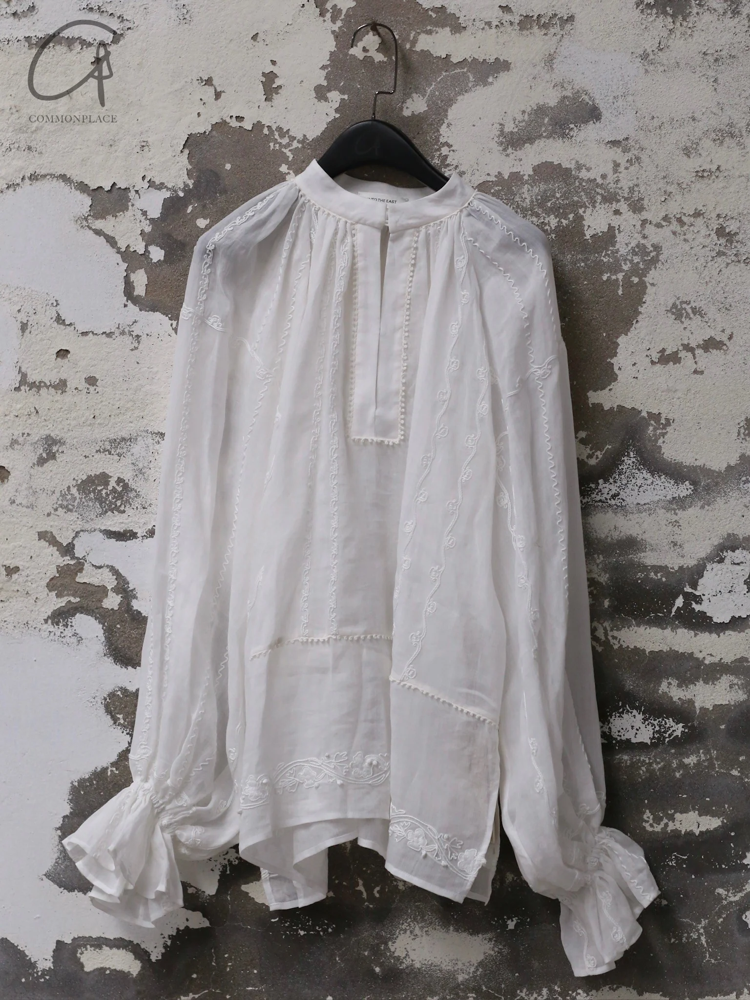 INTO THE EAST 25 Spring/Summer Ramie Ribbon Puff Sleeve Top ITE-E1DGSS004WT22TP-BAI White - Image 5