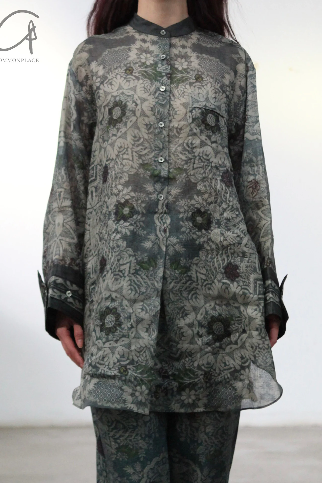 INTO THE EAST 25 Spring/Summer Ramie Vintage Print Wide Sleeve Top ITE-E1DGSS020GR21TP-ML Dark Green