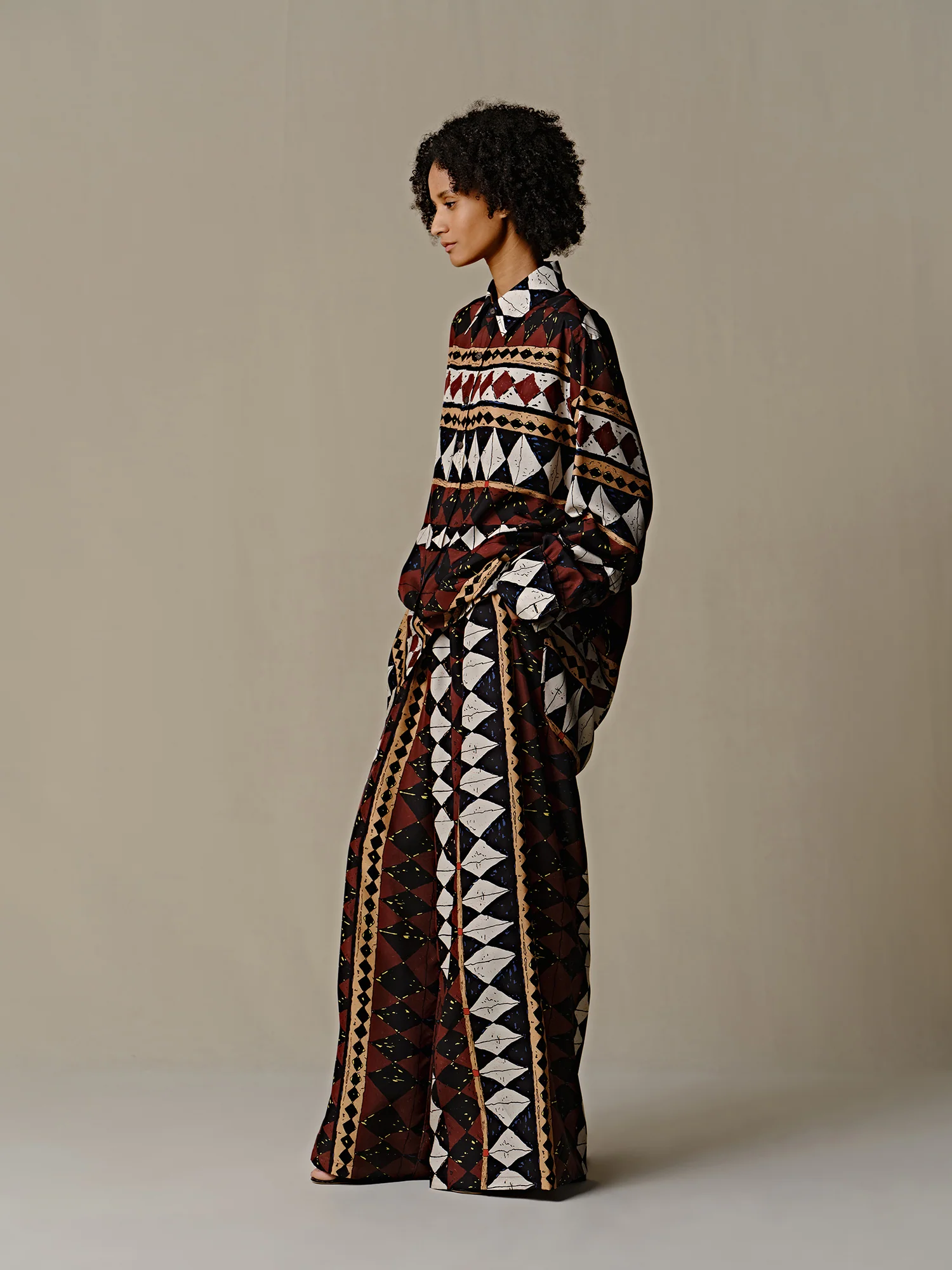 INTO THE EAST 25 Spring/Summer Silk Geometric Wide-Leg Pants/Lapel Shirt ITE-E1DGSS006BR21PT-HZ Pants - Image 15