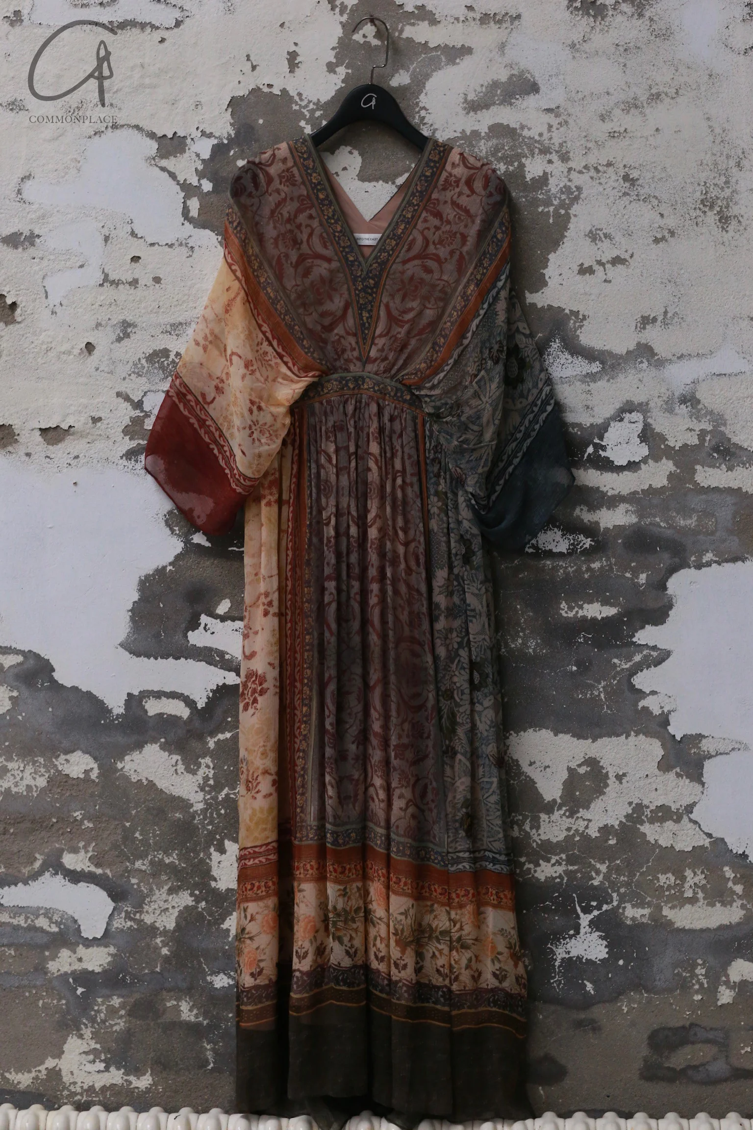 INTO THE EAST 25 Spring/Summer Silk Printed V-Neck Dress ITE-E1DGSS003NCC21DS-HUA Printed