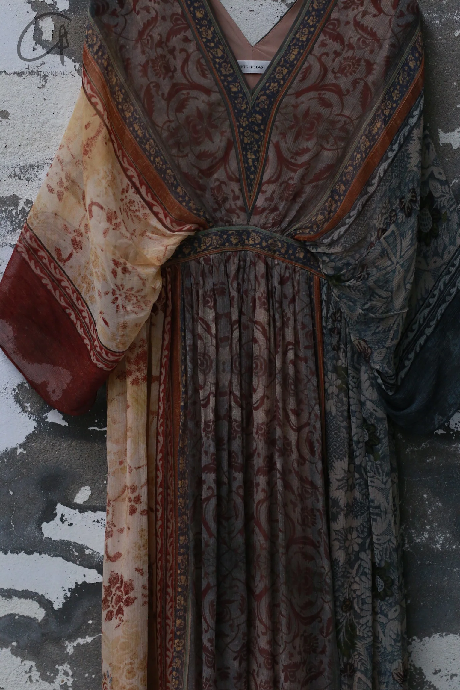 INTO THE EAST 25 Spring/Summer Silk Printed V-Neck Dress ITE-E1DGSS003NCC21DS-HUA Printed - Image 2