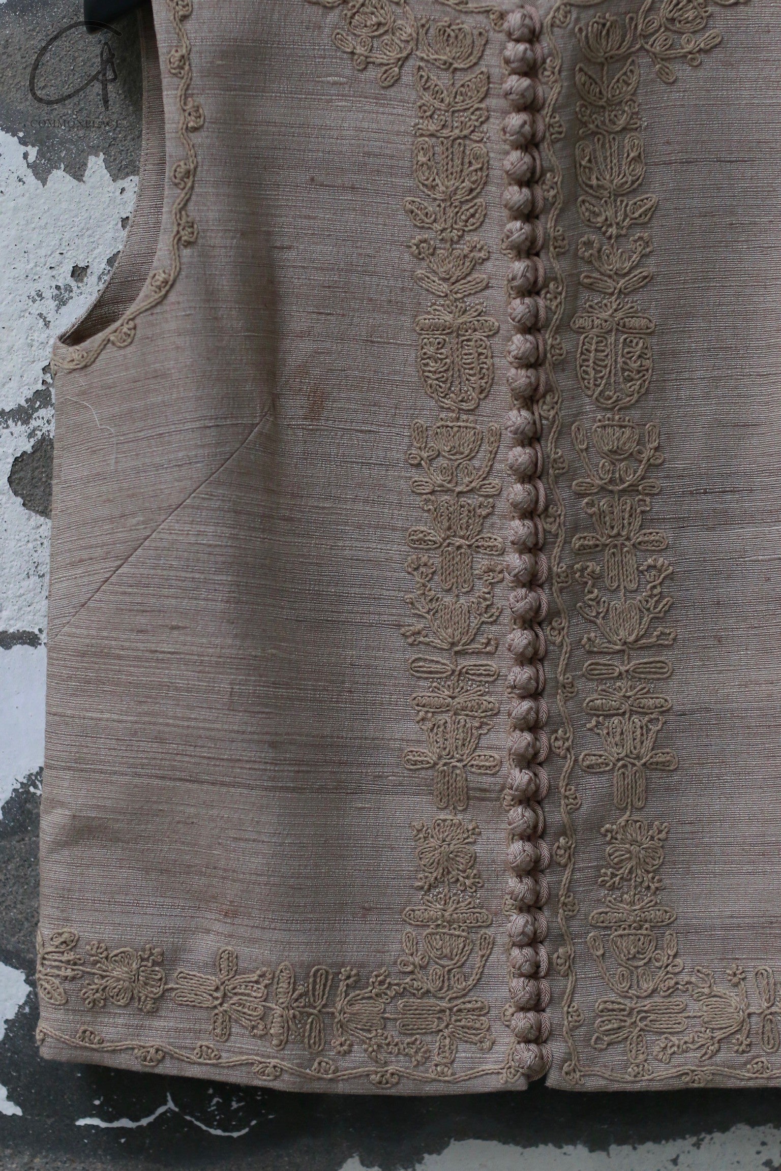 INTO THE EAST 25 Spring/Summer Tussah Silk Button Embroidered Vest/Patched Raw Edge Shorts ITE-E1DGSS002SD22VE-SHA Vest - Image 2