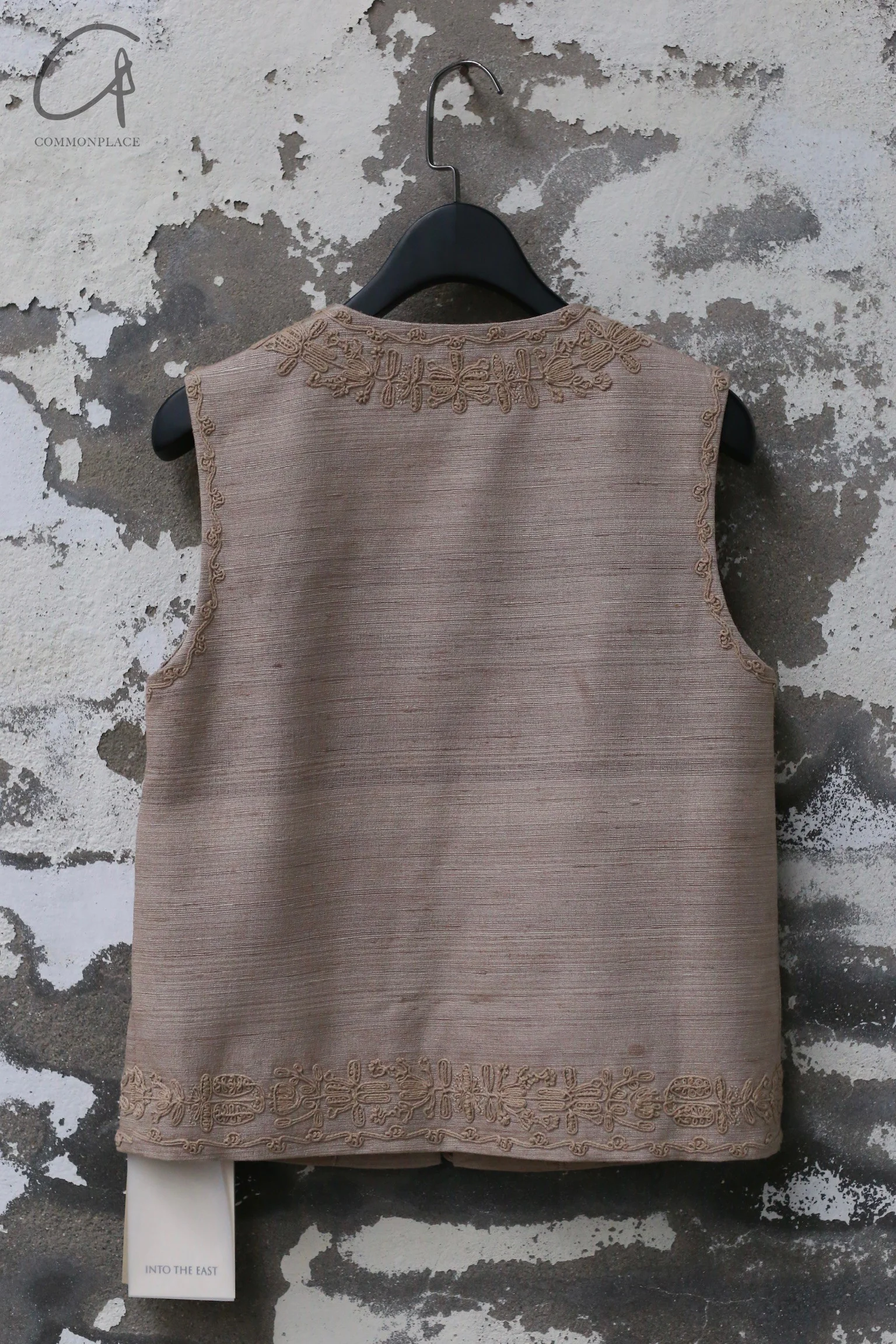 INTO THE EAST 25 Spring/Summer Tussah Silk Button Embroidered Vest/Patched Raw Edge Shorts ITE-E1DGSS002SD22VE-SHA Vest - Image 4