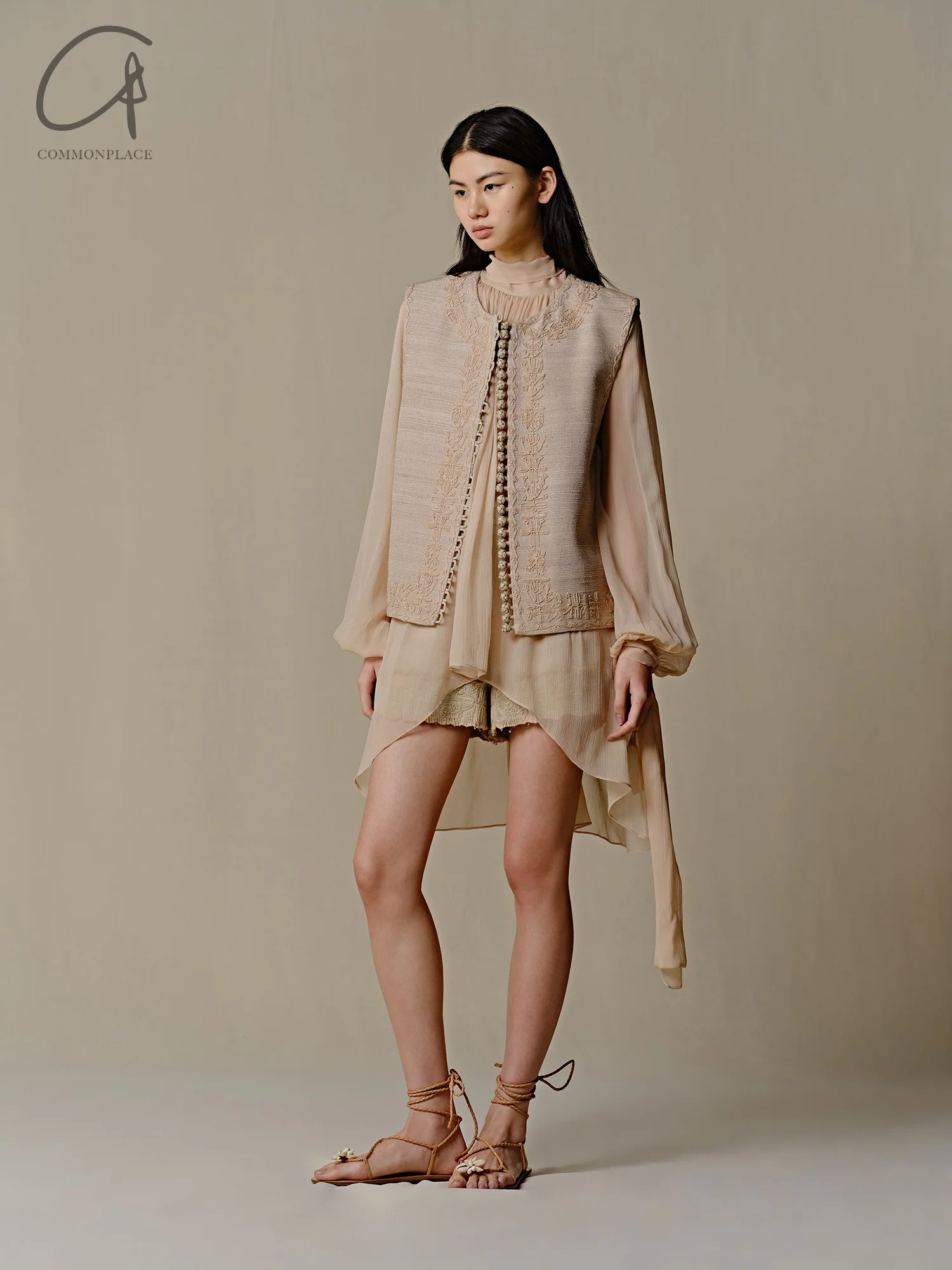INTO THE EAST 25 Spring/Summer Tussah Silk Button Embroidered Vest/Patched Raw Edge Shorts ITE-E1DGSS002SD22VE-SHA Vest - Image 9
