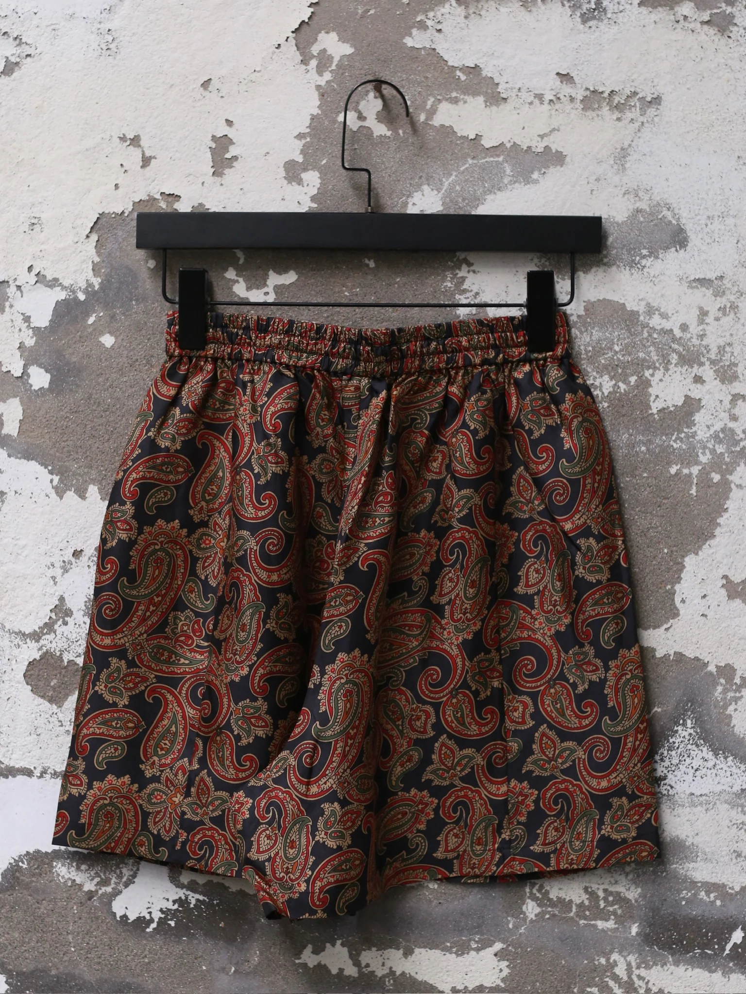 INTO THE EAST Dark Brown Paisley Silk Shorts Casual Pants ITE-E1DGSC010NCC21PT-HUA Color - Image 4