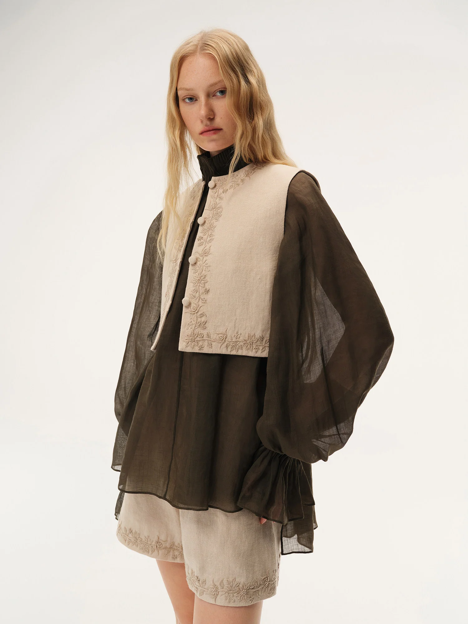 INTO THE EAST Linen Embroidered Vest/Shorts ITE-E1JBSSVE22002-MB Off-white Vest (E1JBSSPT22015) - Image 19