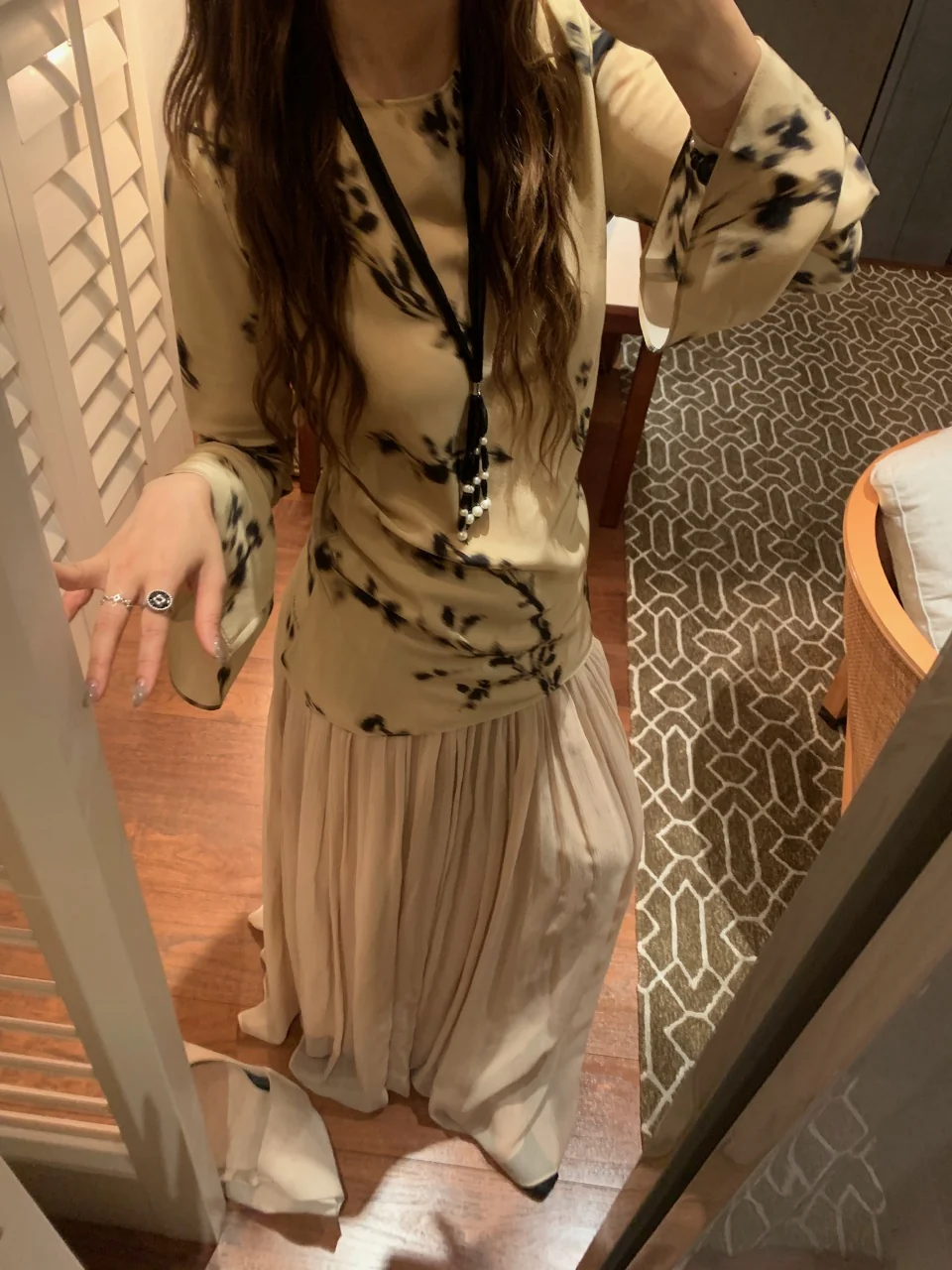 INTO THE EAST Silk Flower Shadow Long Sleeve Top T-shirt ITE-E1DGSS008KT21TP-QKQ Light Khaki - Image 27