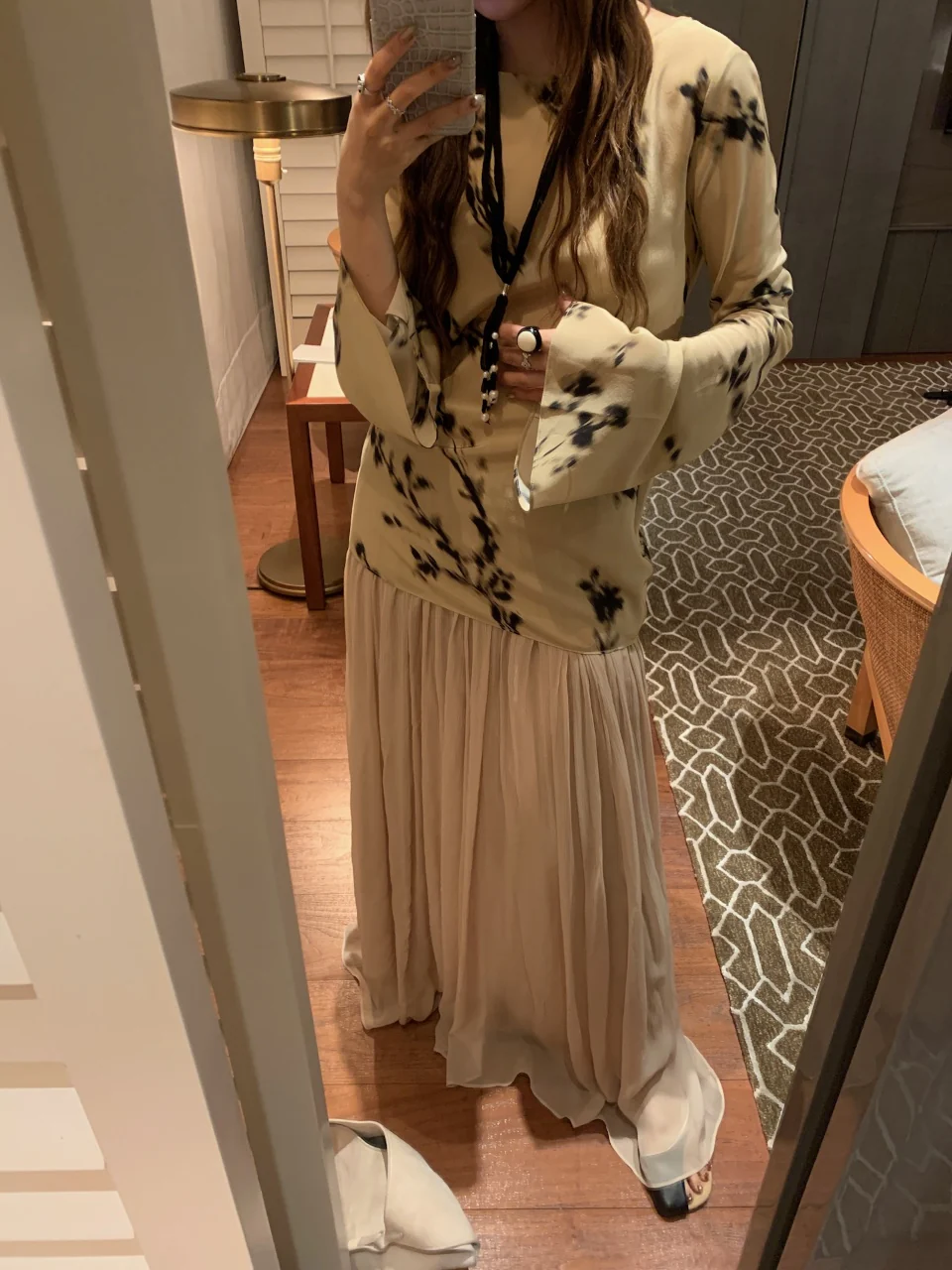 INTO THE EAST Silk Flower Shadow Long Sleeve Top T-shirt ITE-E1DGSS008KT21TP-QKQ Light Khaki - Image 29