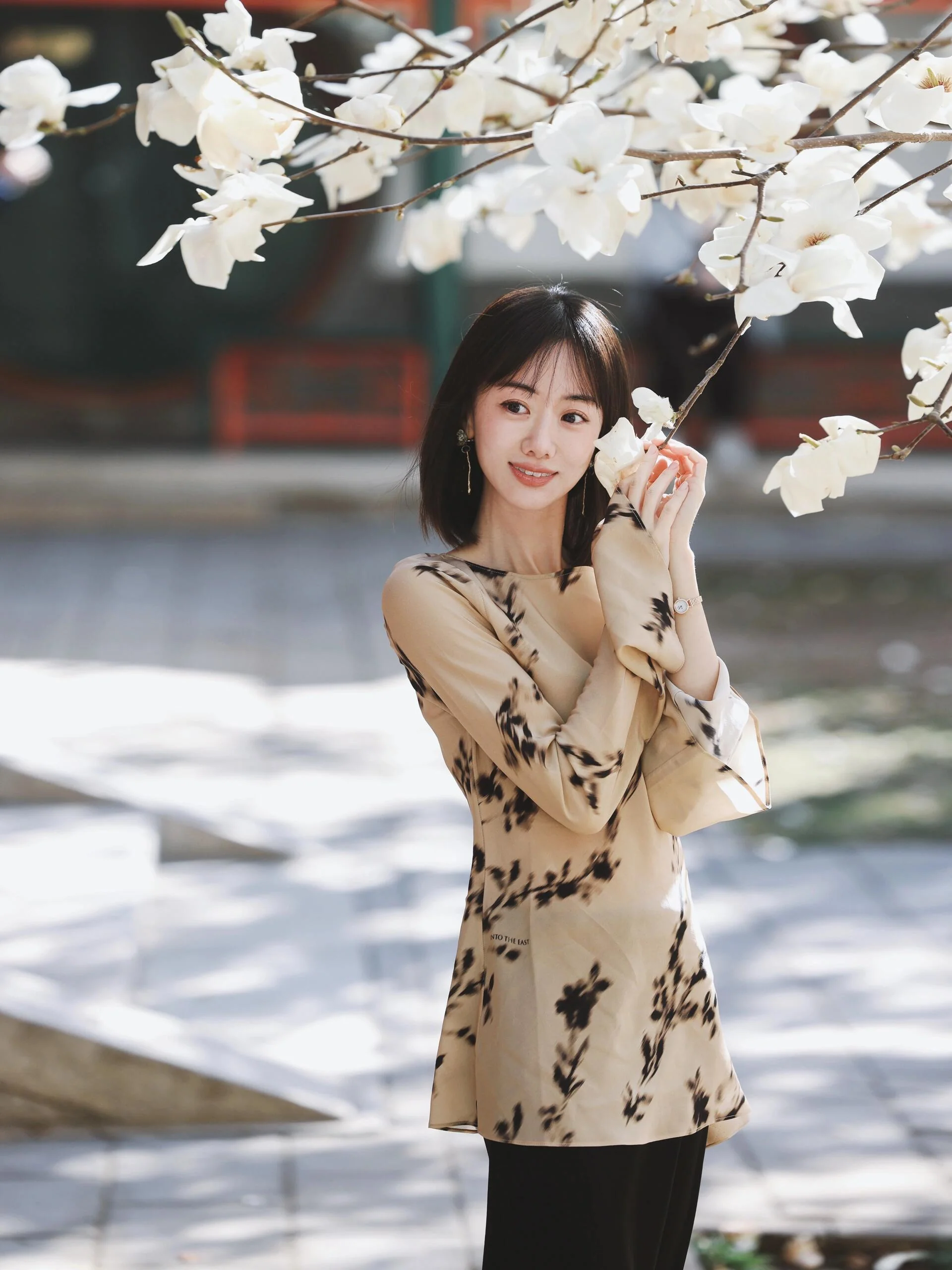 INTO THE EAST Silk Flower Shadow Long Sleeve Top T-shirt ITE-E1DGSS008KT21TP-QKQ Light Khaki - Image 6
