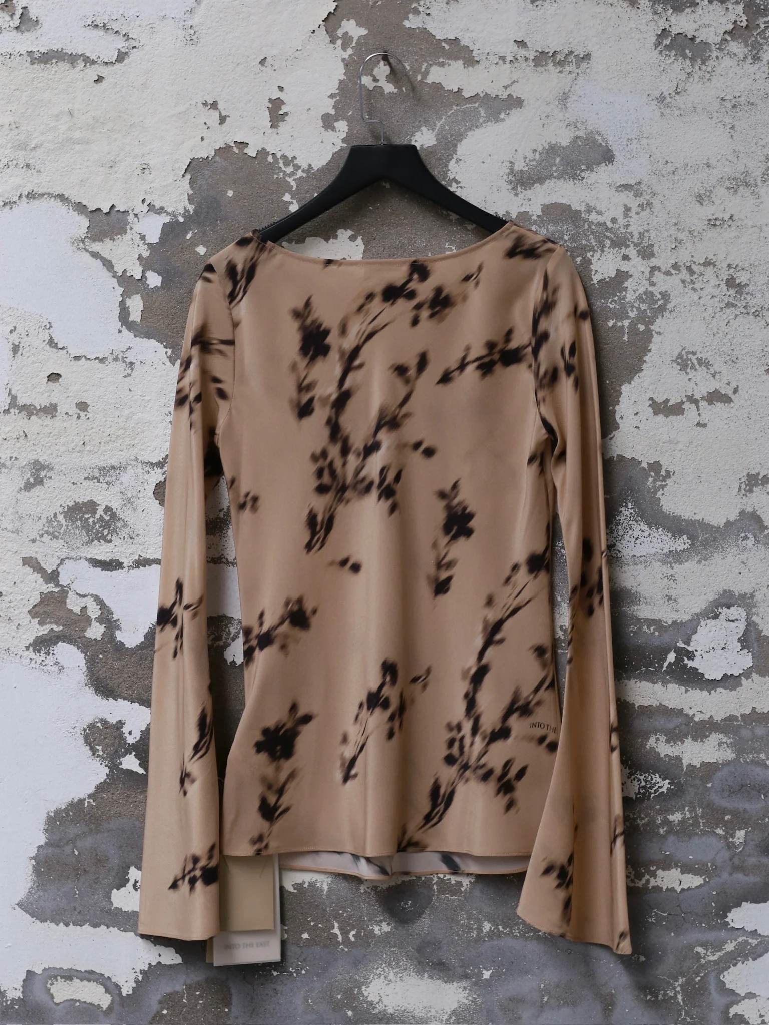 INTO THE EAST Silk Flower Shadow Long Sleeve Top T-shirt ITE-E1DGSS008KT21TP-QKQ Light Khaki - Image 7