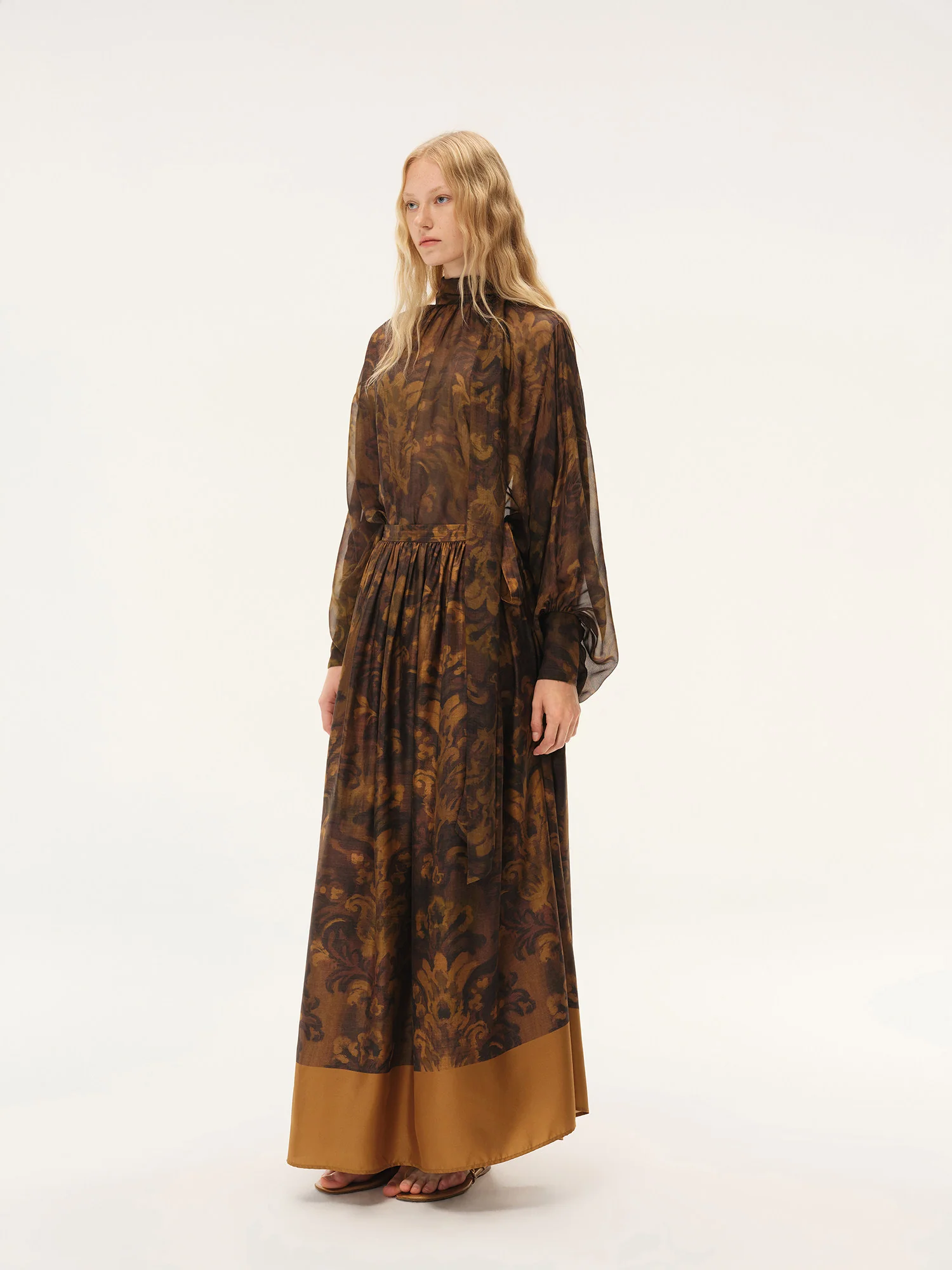 INTO THE EAST Spring/Summer 2026: Acanthus Oil Paint Ribbon Top/Apron Skirt ITE-E1JBSSSK21004BR-CZ Skirt (E1JBSSTP21002) - Image 9