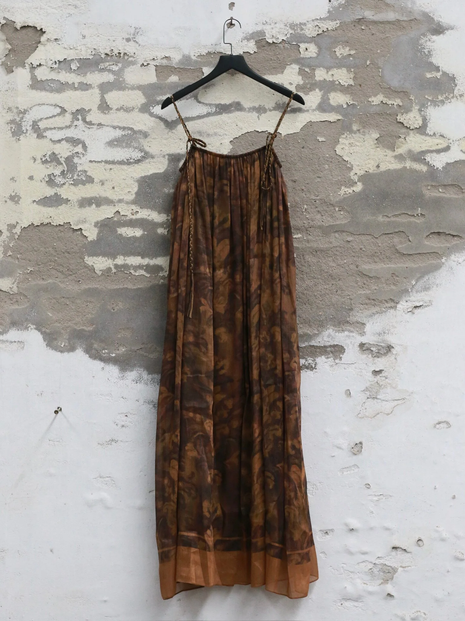 INTO THE EAST Spring/Summer 2026: Acanthus Oil Paint Woven Strappy Sundress with Loose Shoulder Straps ITE-E1JBSSDS21003BR-CZ Tea Brown - Image 4
