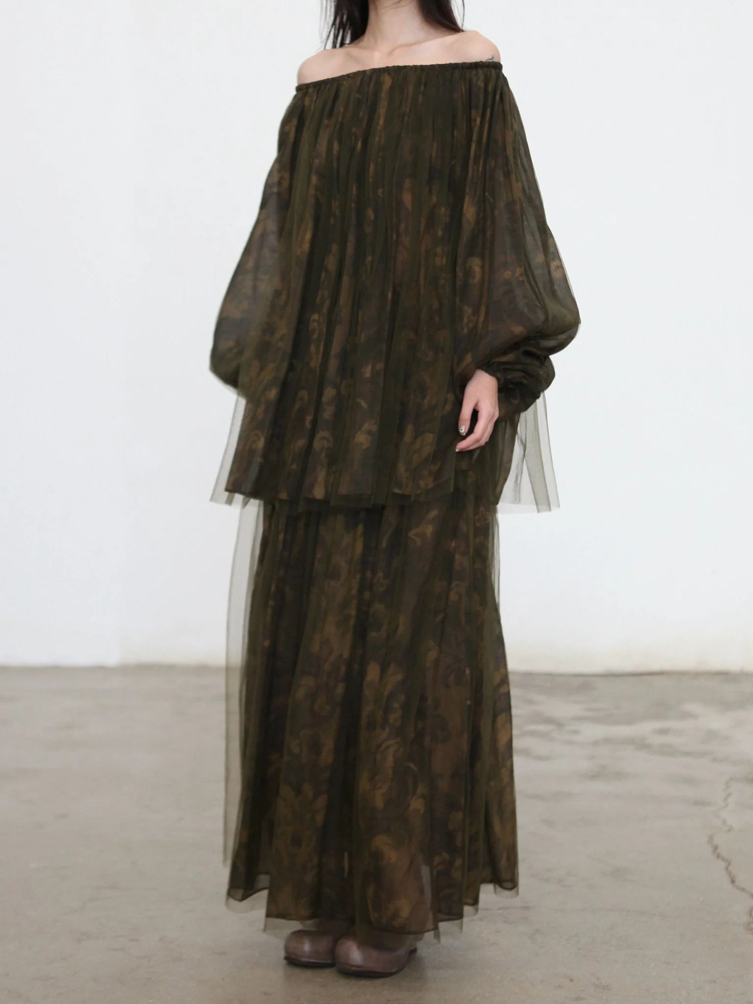 INTO THE EAST Spring/Summer 2026: Acanthus Oil Painted Tulle Top/Skirt ITE-E1JBSSSK21002BR-CZ Skirt (E1JBSSTP21001) - Image 11