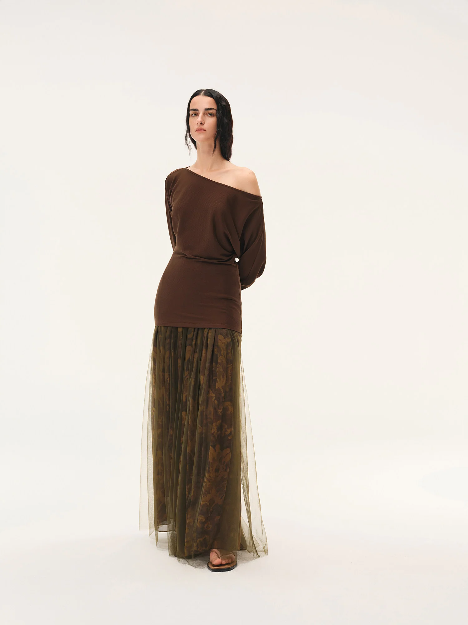 INTO THE EAST Spring/Summer 2026: Acanthus Oil Painted Yarn Top/Skirt ITE-E1JBSSKT20002BR-SZ Waist-cinching Top (E1JBSSTP21001) - Image 8