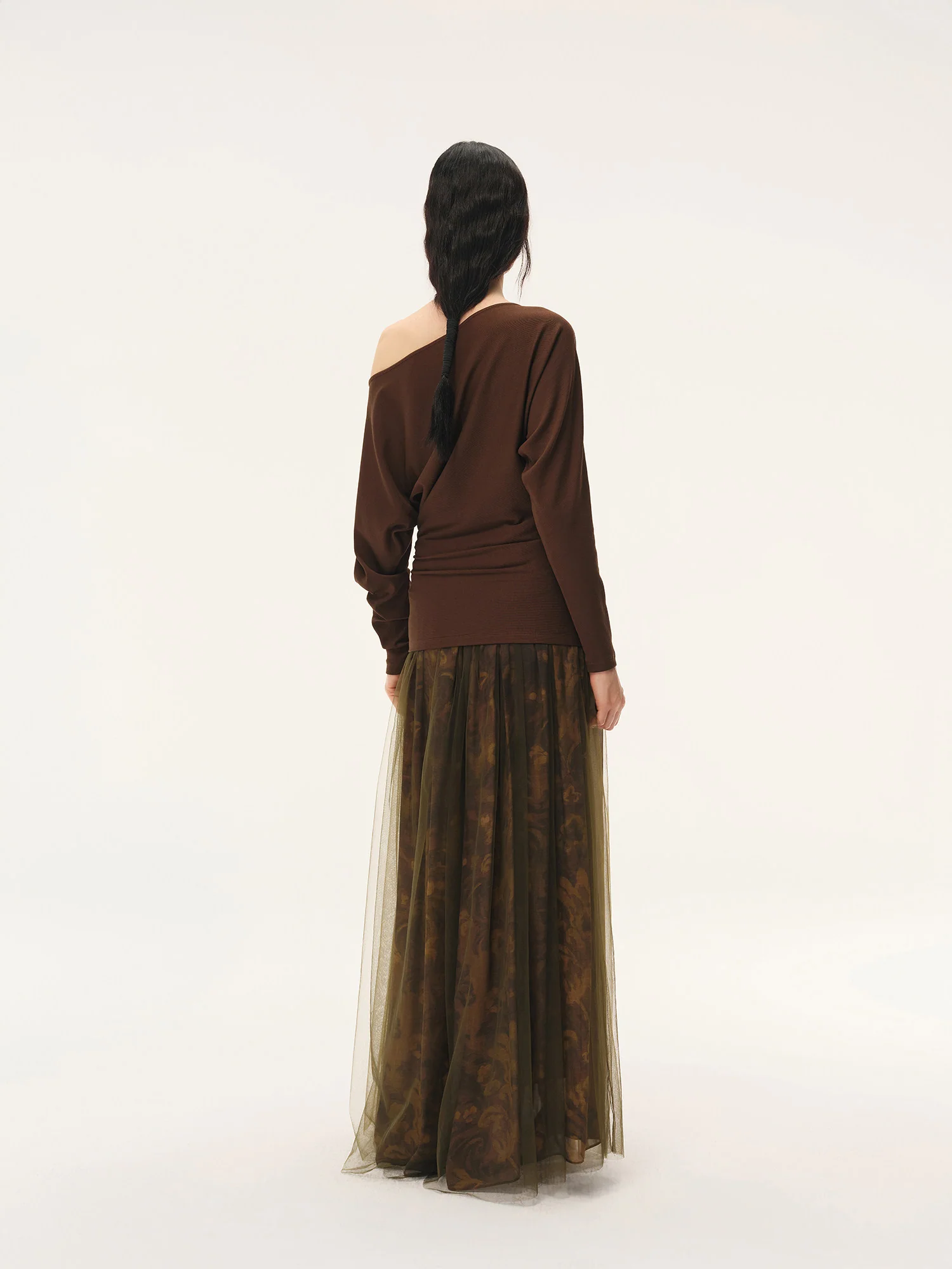 INTO THE EAST Spring/Summer 2026: Acanthus Oil Painted Yarn Top/Skirt ITE-E1JBSSKT20002BR-SZ Waist-cinching Top (E1JBSSTP21001) - Image 9