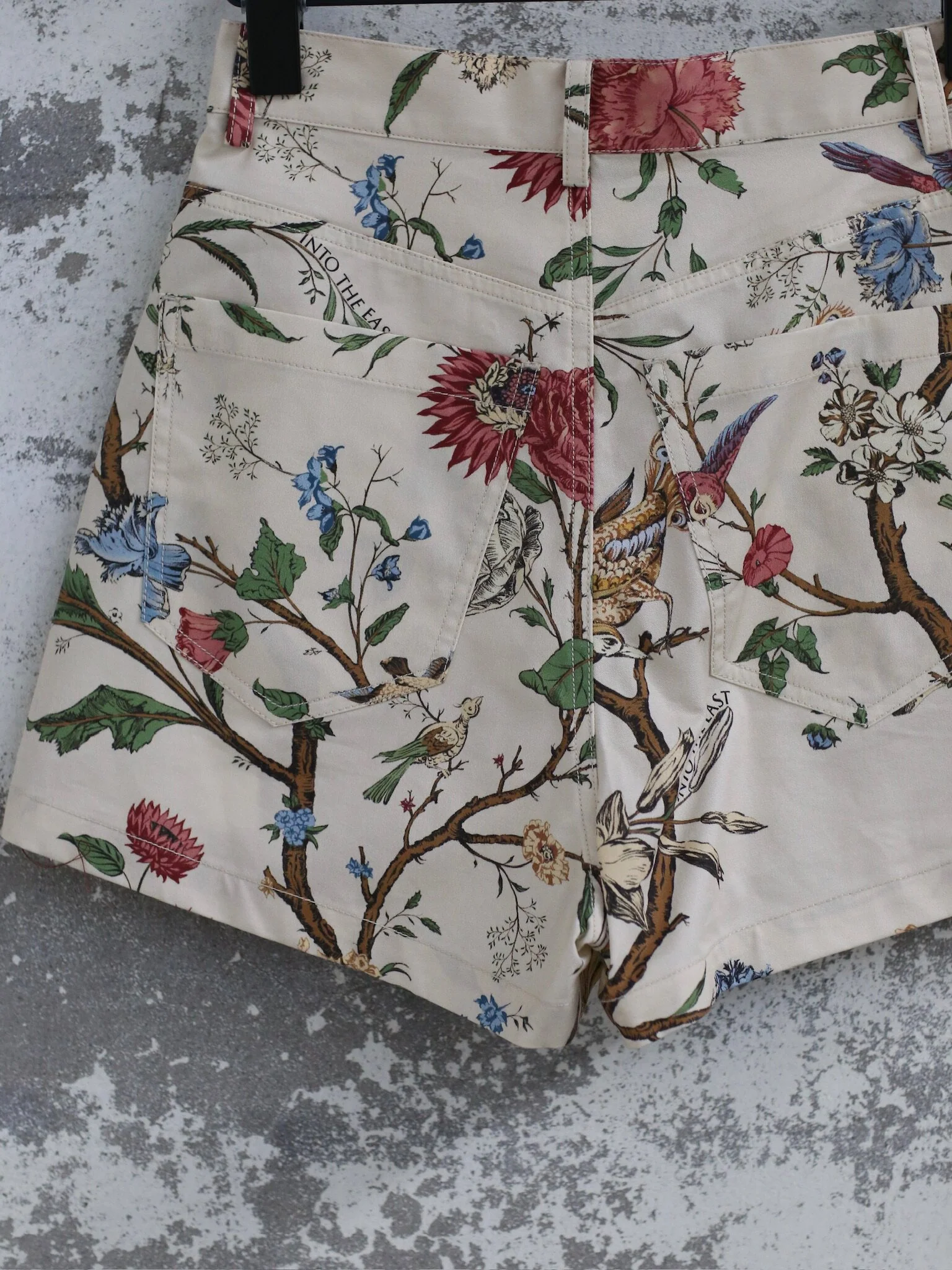 INTO THE EAST Spring/Summer 2026 Floral and Tree A-line Shorts ITE-E1JBSSPT21014NCC-HUA Floral Pattern - Image 3